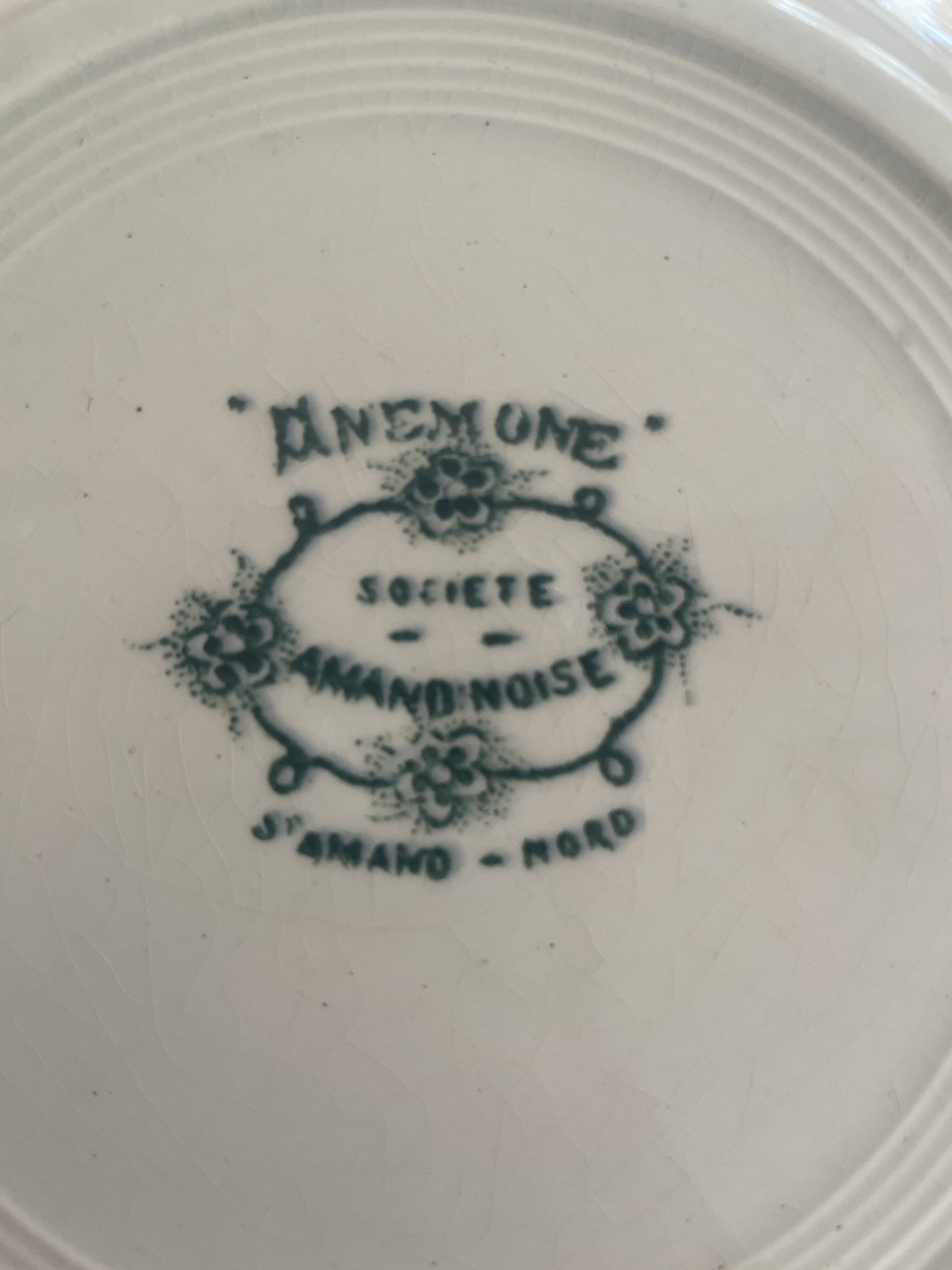 'Anemone' plate