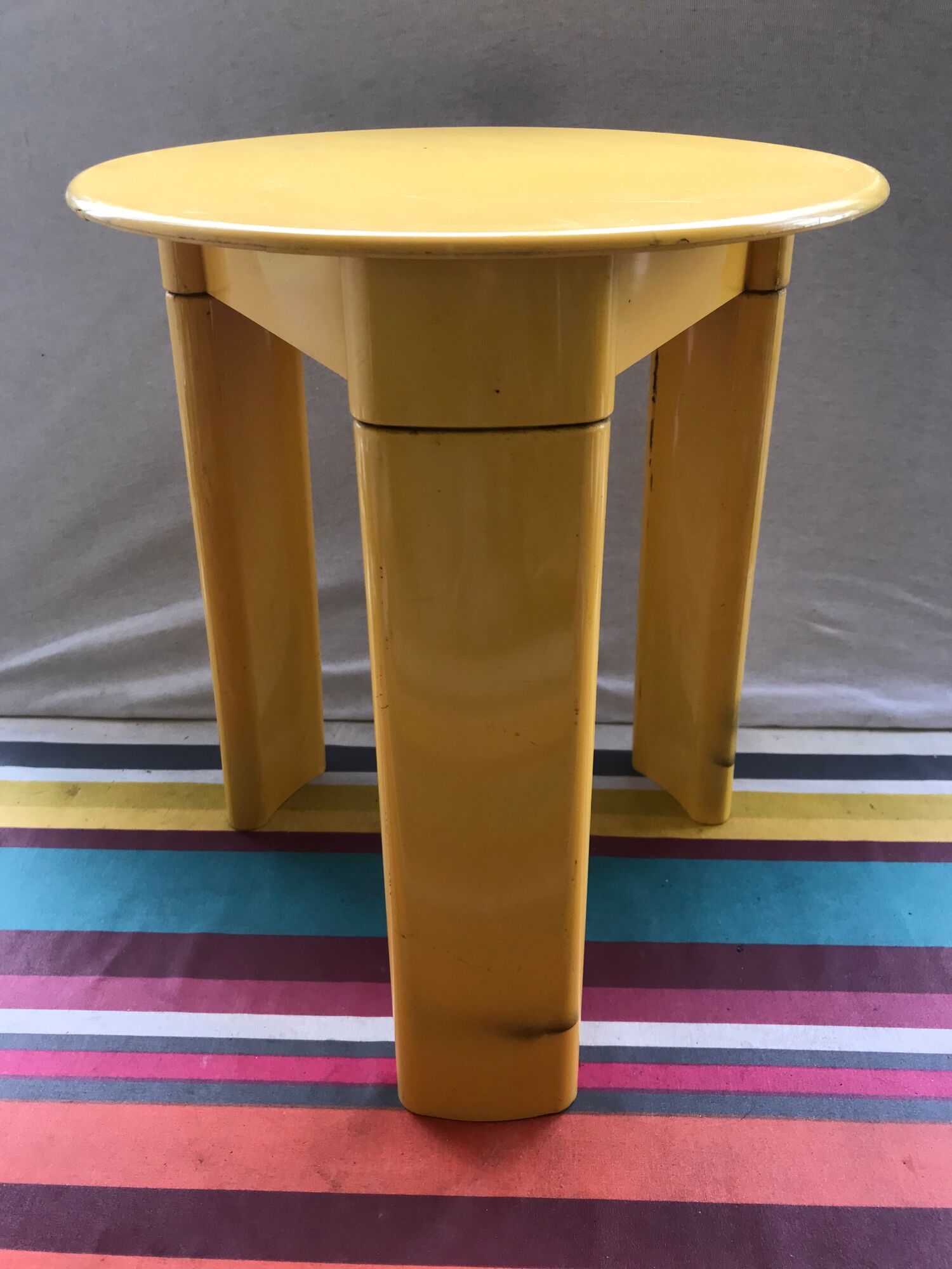 Former Gedy design Olaf von Bohr tripode yellow made in Italy vintage