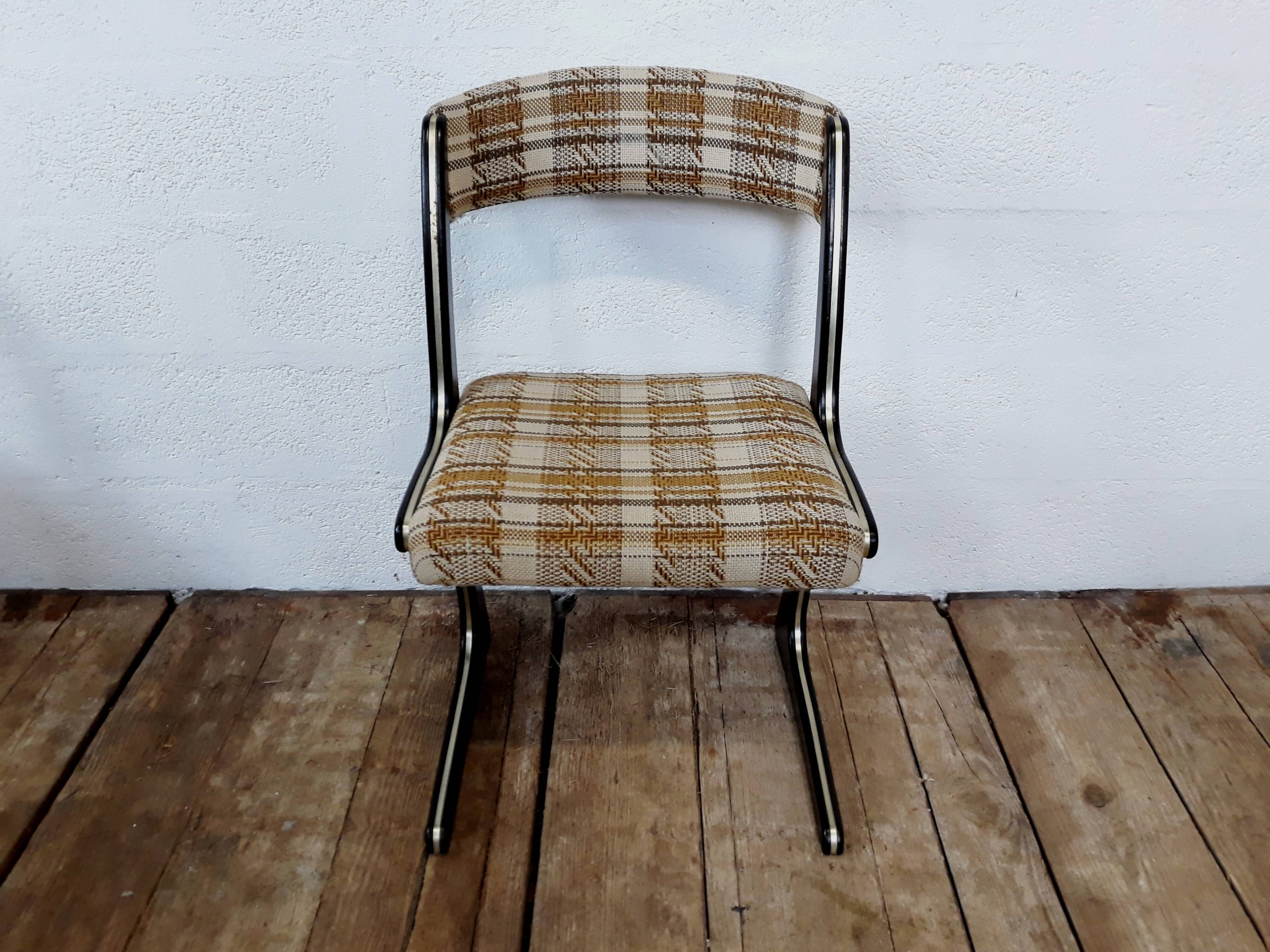 5 vintage chairs
