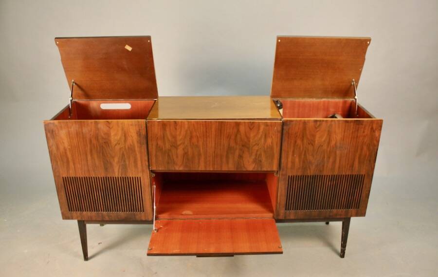 Vintage Schaub Lorenz Enfilade Hifi with its Two Speakers