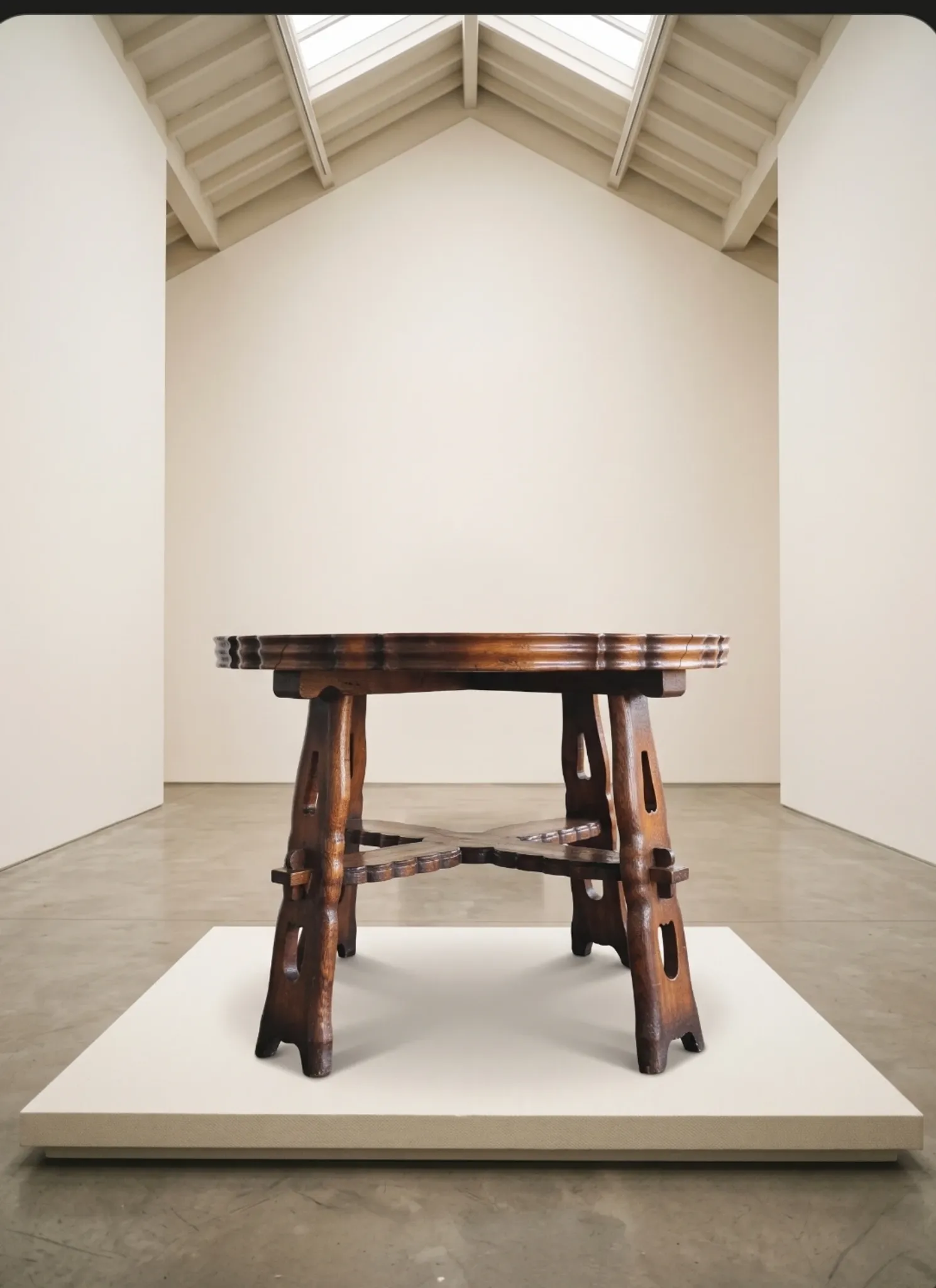 Rare table ronde sculpturale Ernesto Valabrega .. Milieu du siècle
