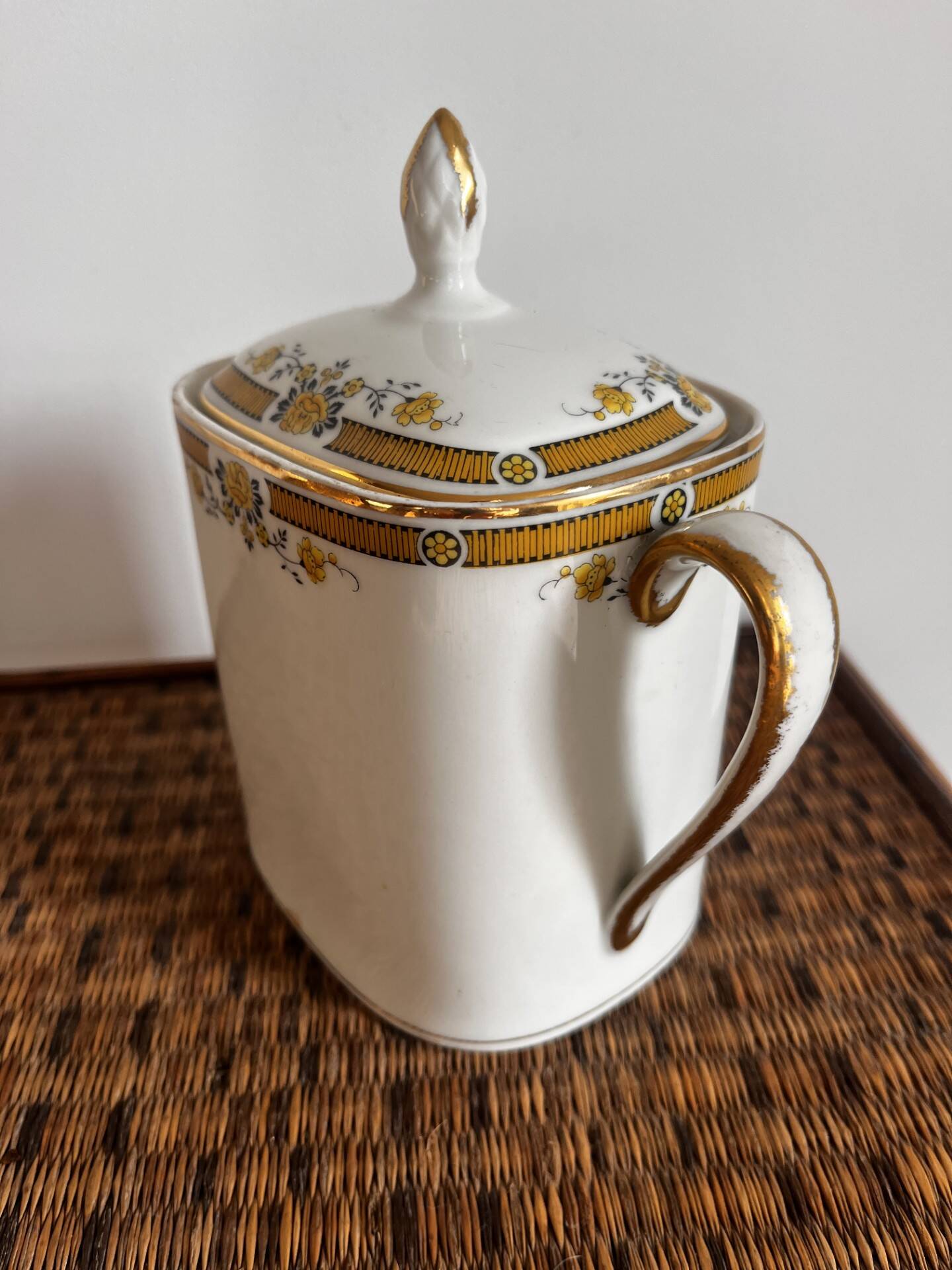 Bonbonnière / Sugar bowl
