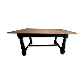 Farmhouse table