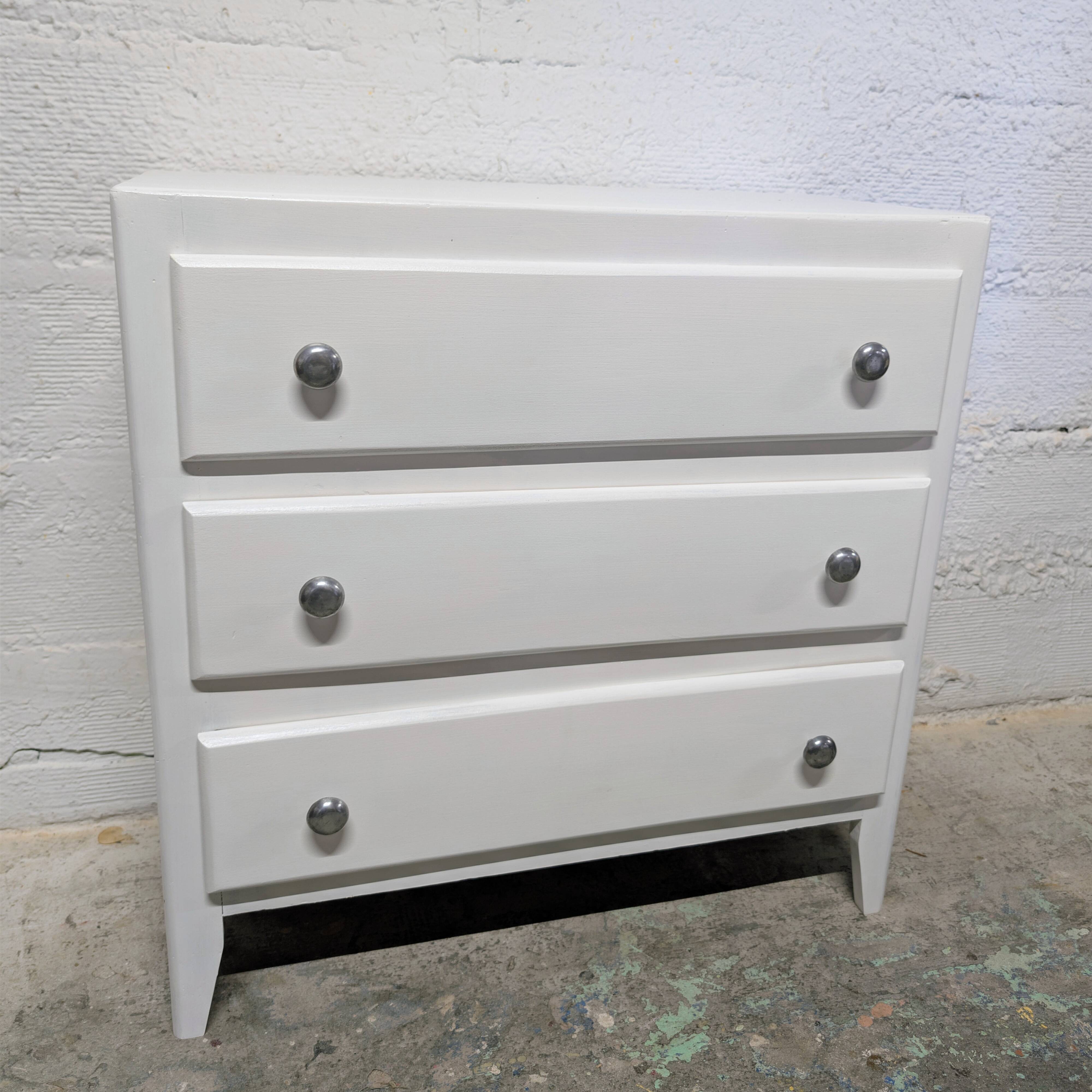 White vintage chest of drawers
