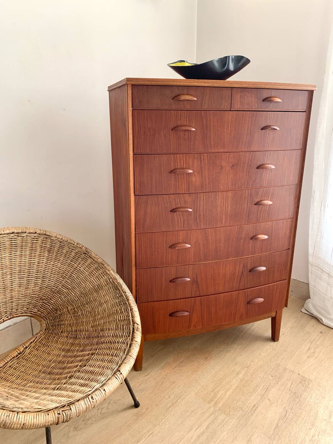 Danish 8-drawer chest of drawers in teak