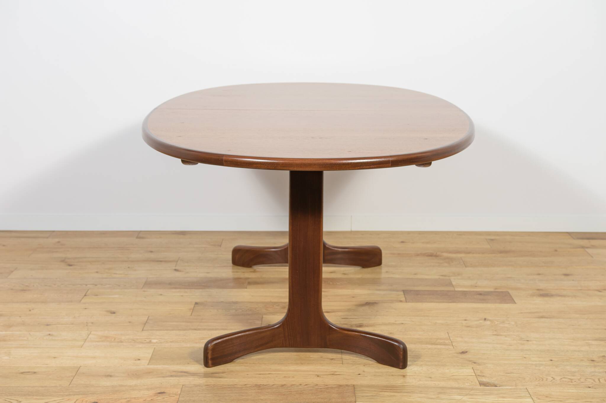 Mid-Century Oval Dining Table in Teak from G-Plan, United Knigdom, 1960s
