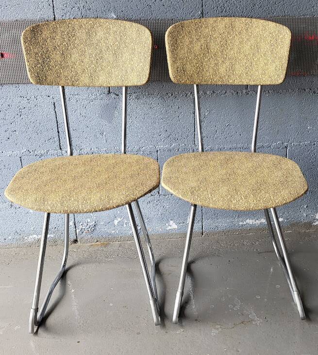 Lot de 2 chaises année 60
