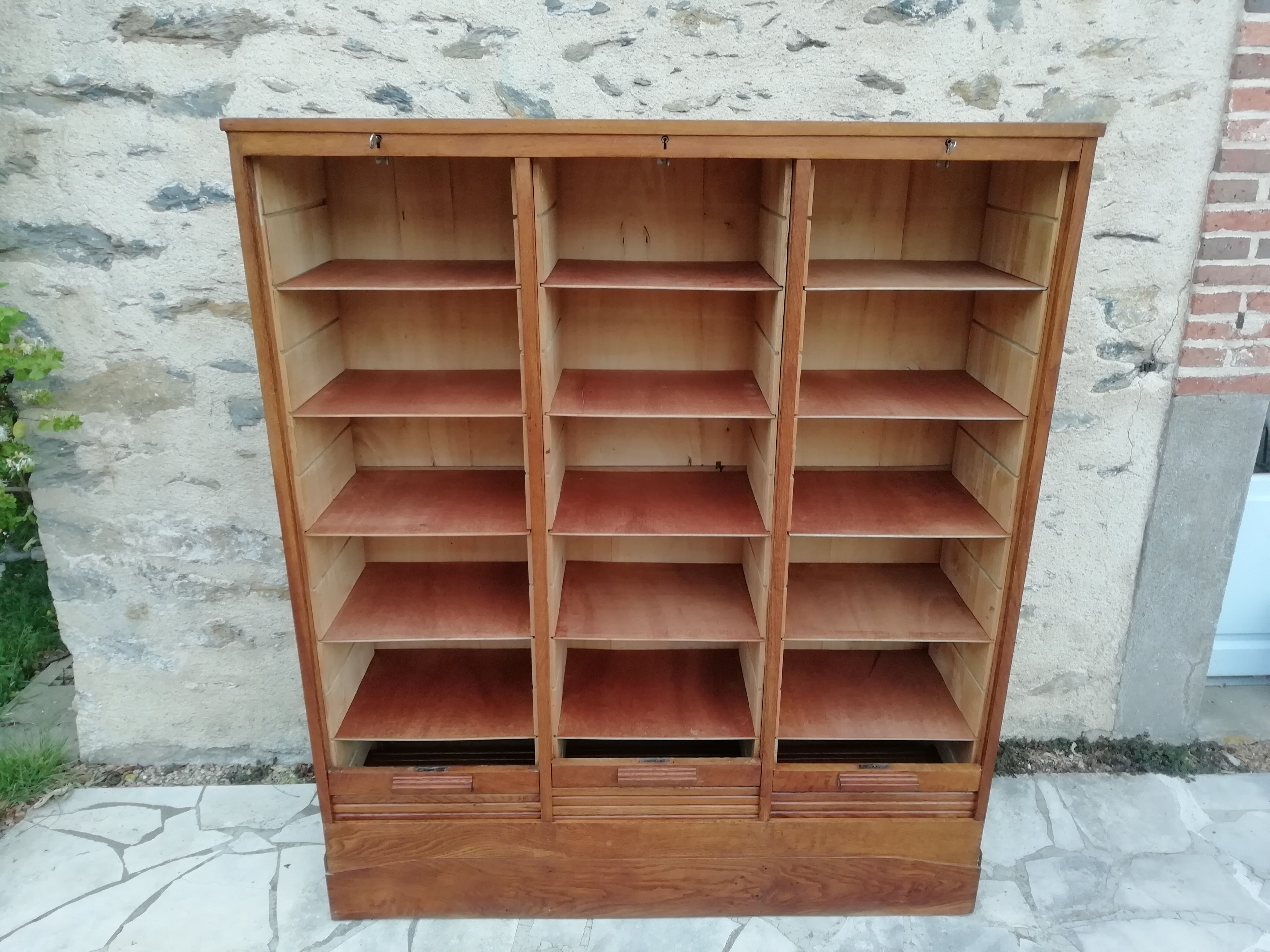 Curtain clssor 3 doors