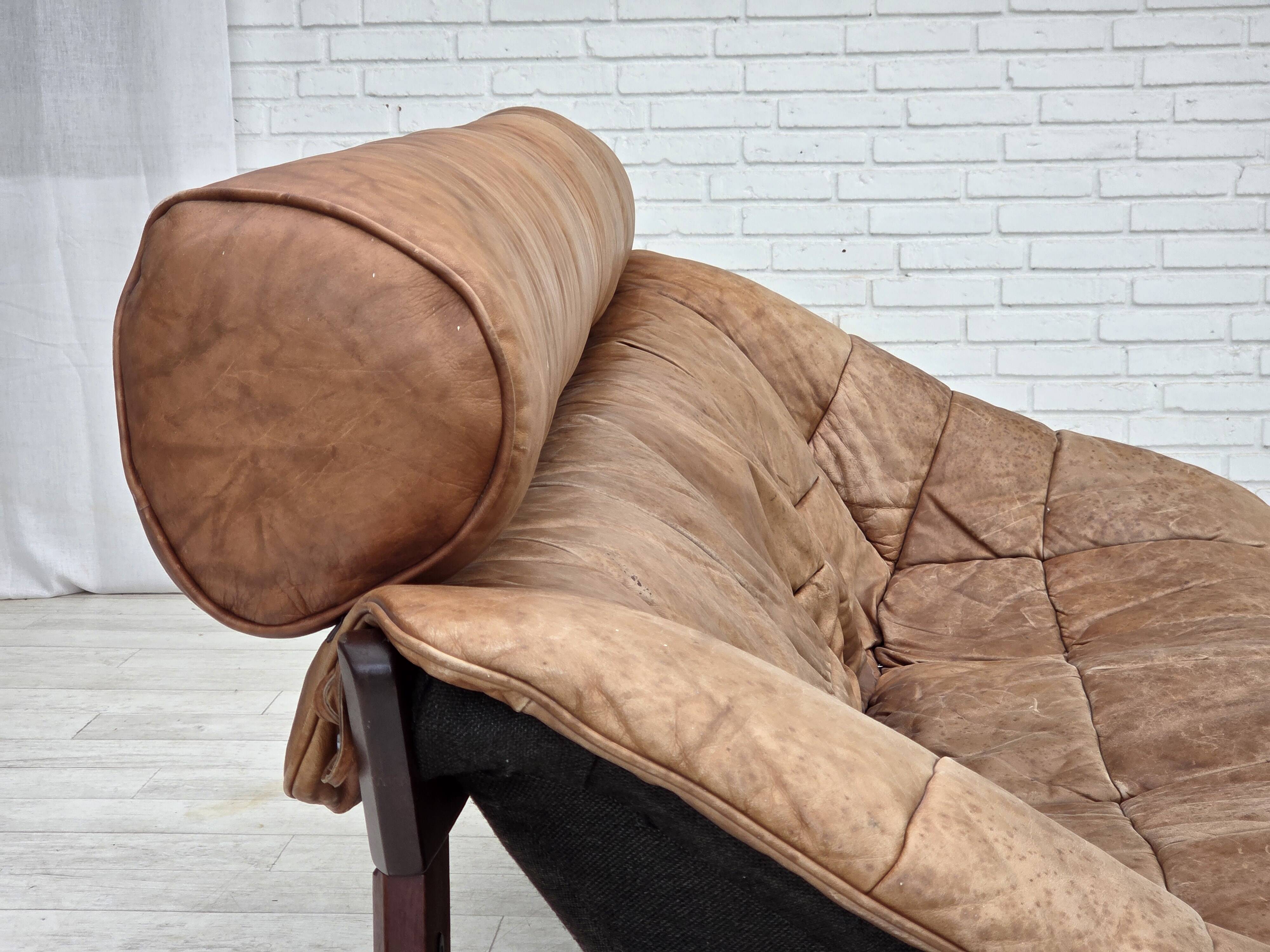 1970s, Norwegian design by Jan Erik Lindgren. 2-seater sofa model "Amazon".