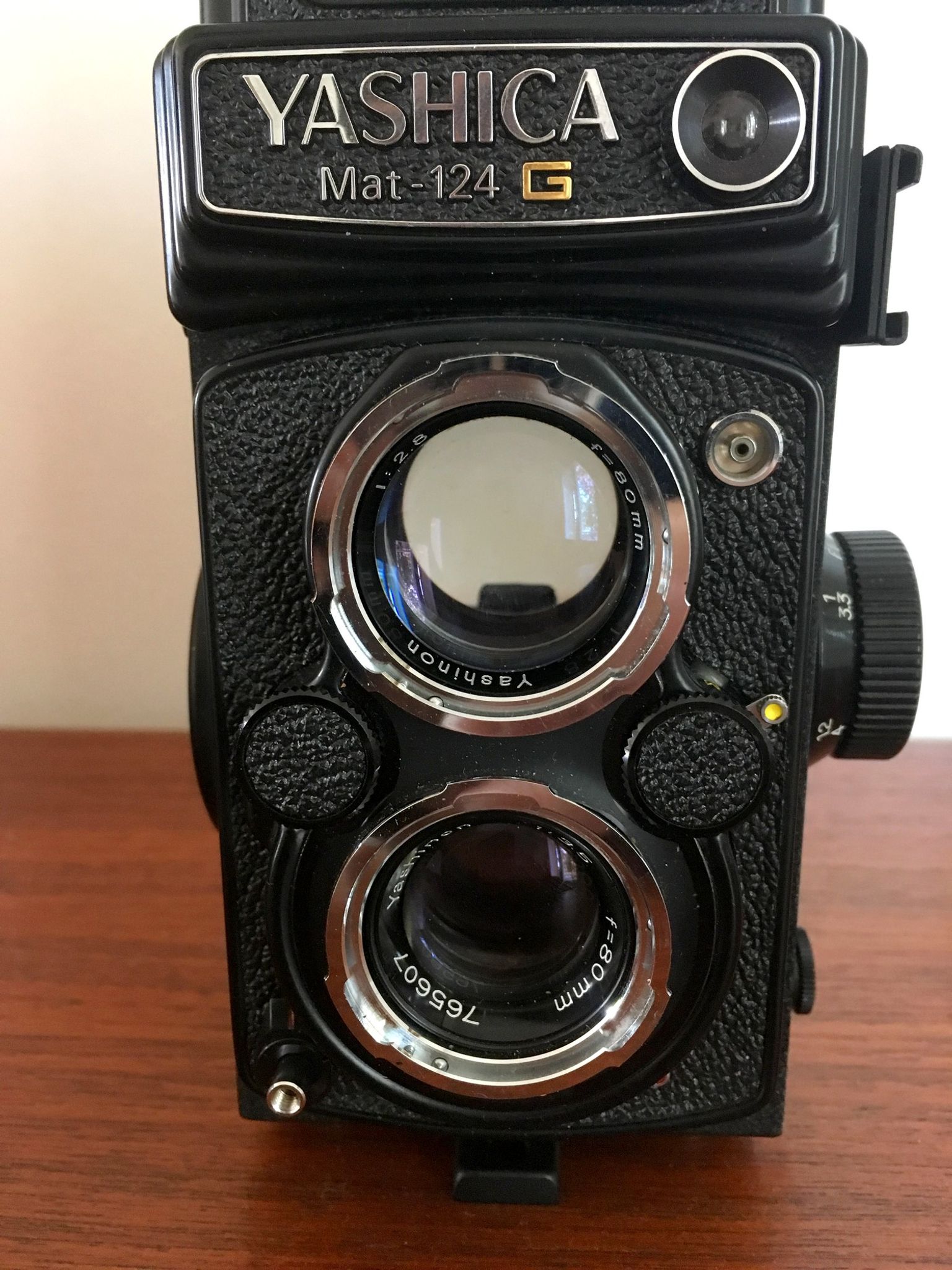 Appareil photo Yashica 6X6 argentique