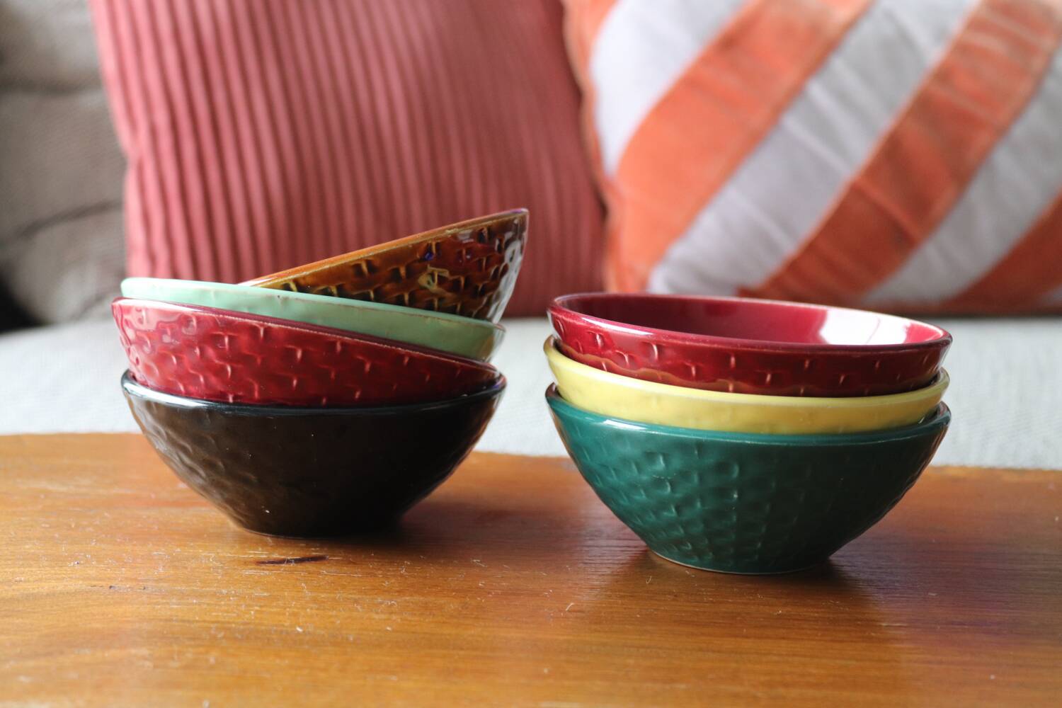Set of 7 ceramic bowls – multicoloured textured design