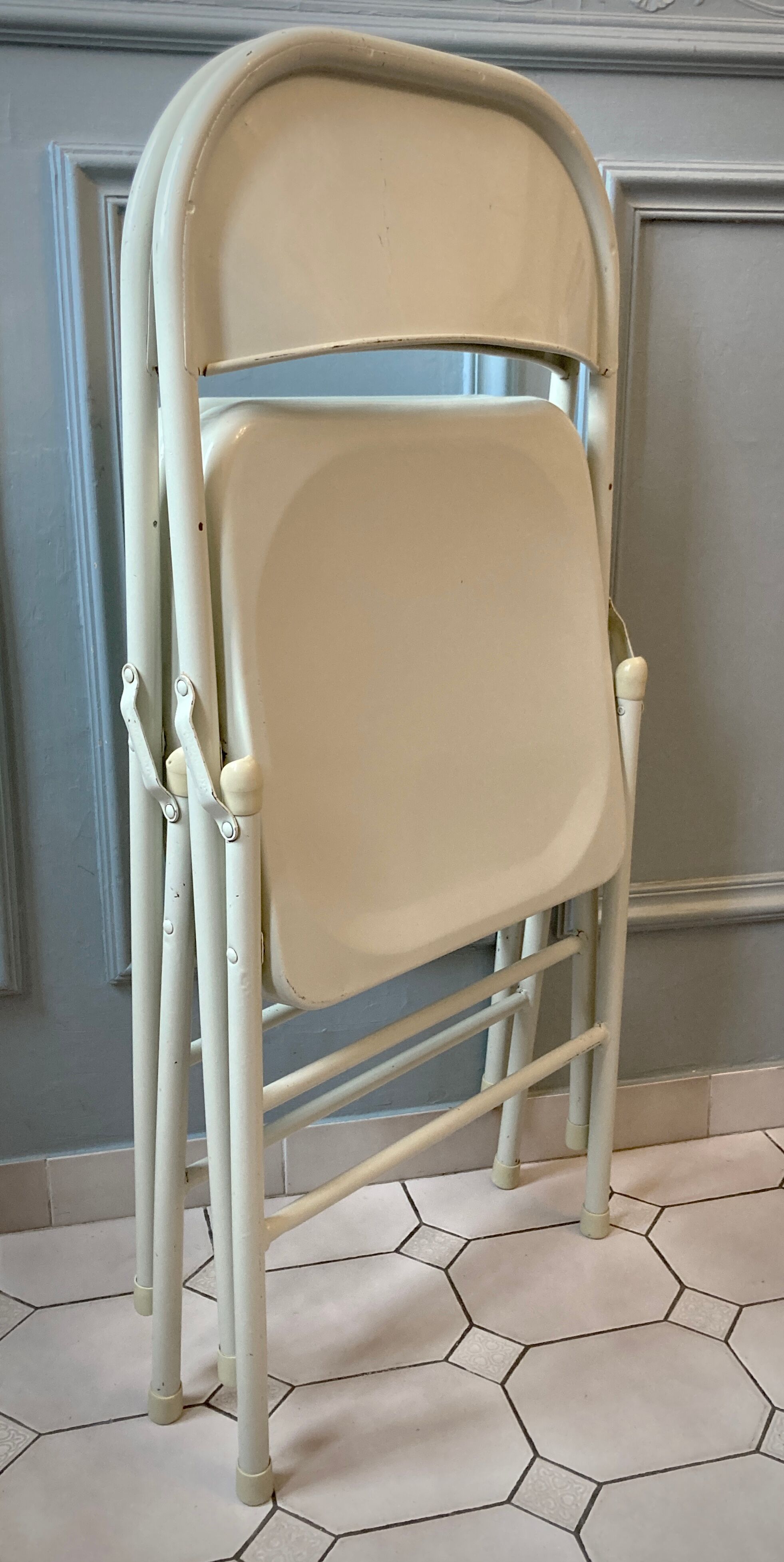 Duo of folding chairs in steel 1980s
