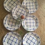Flat plates "Sarreguemines" with blue checkered