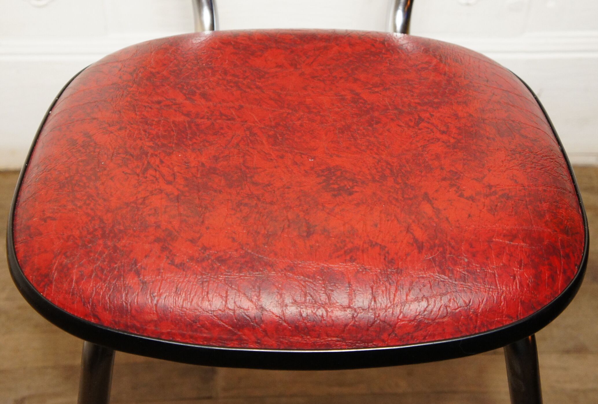 Red skai chair