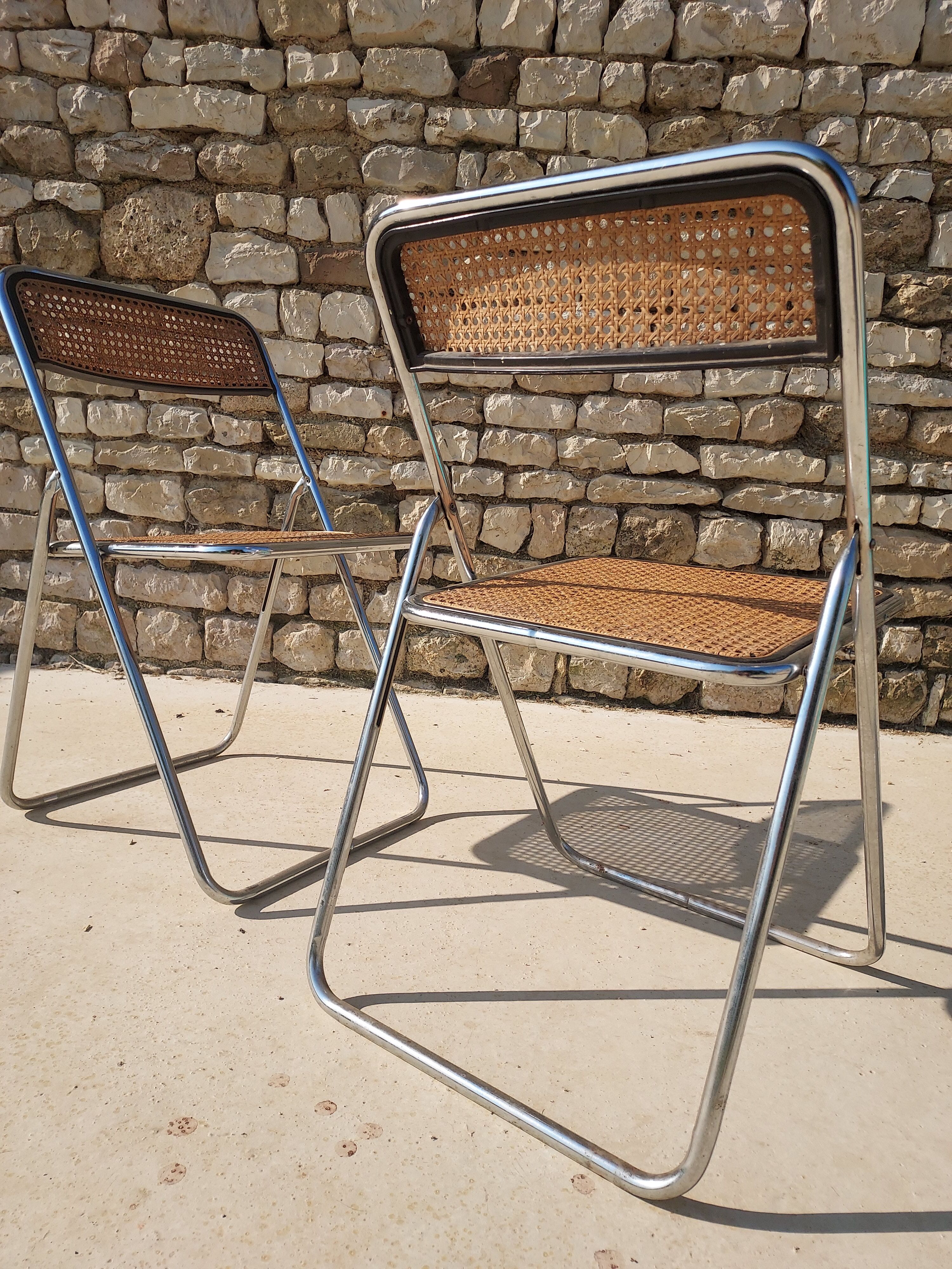 Canned folding chairs