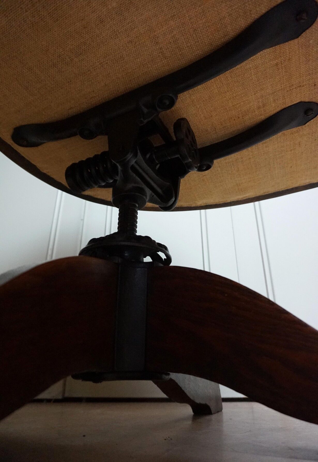 Antique Chesterfield Leather Bankers Swivel & Tilt Office Chair, 1930s