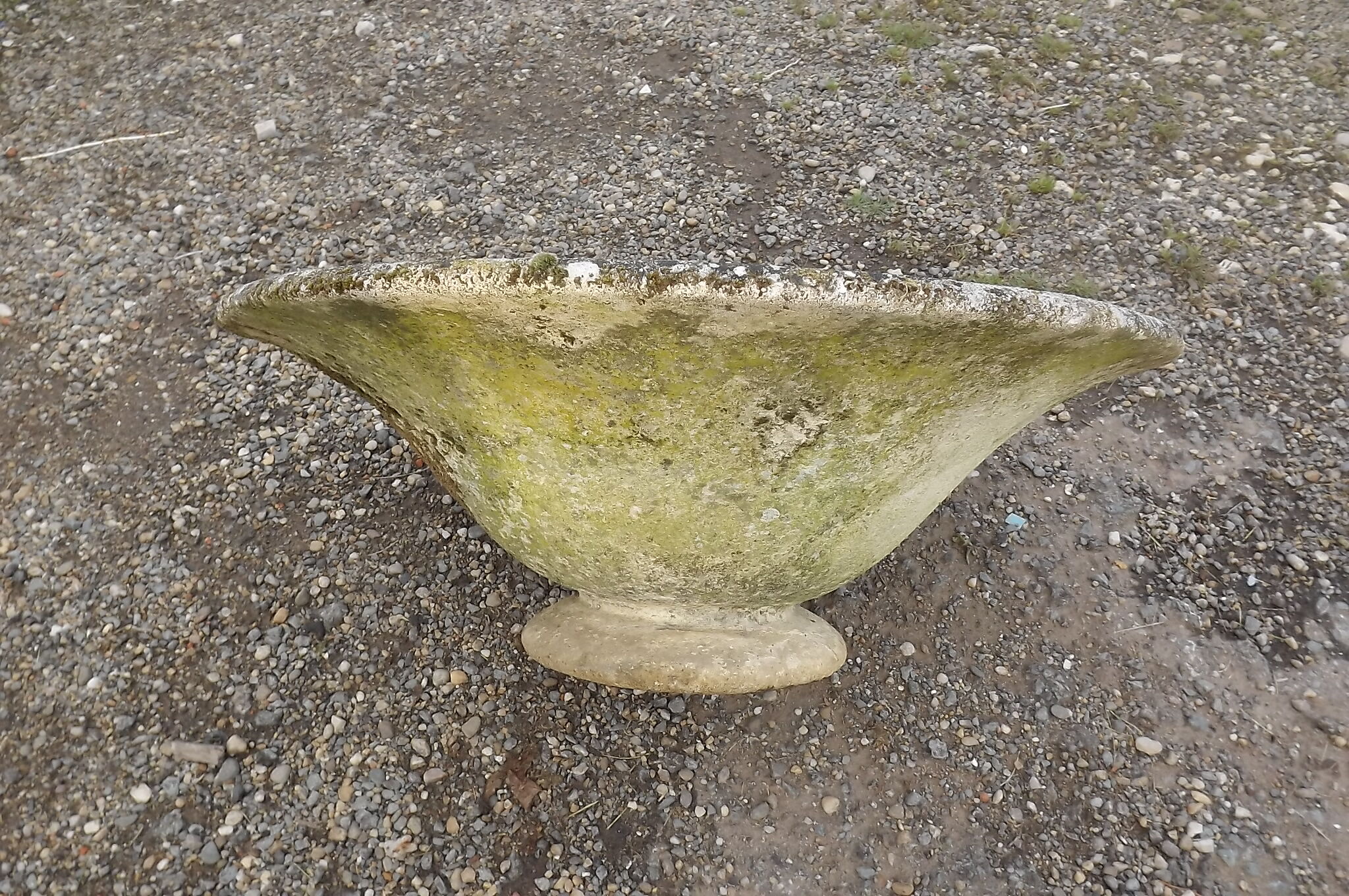 Round bowl in stone restored