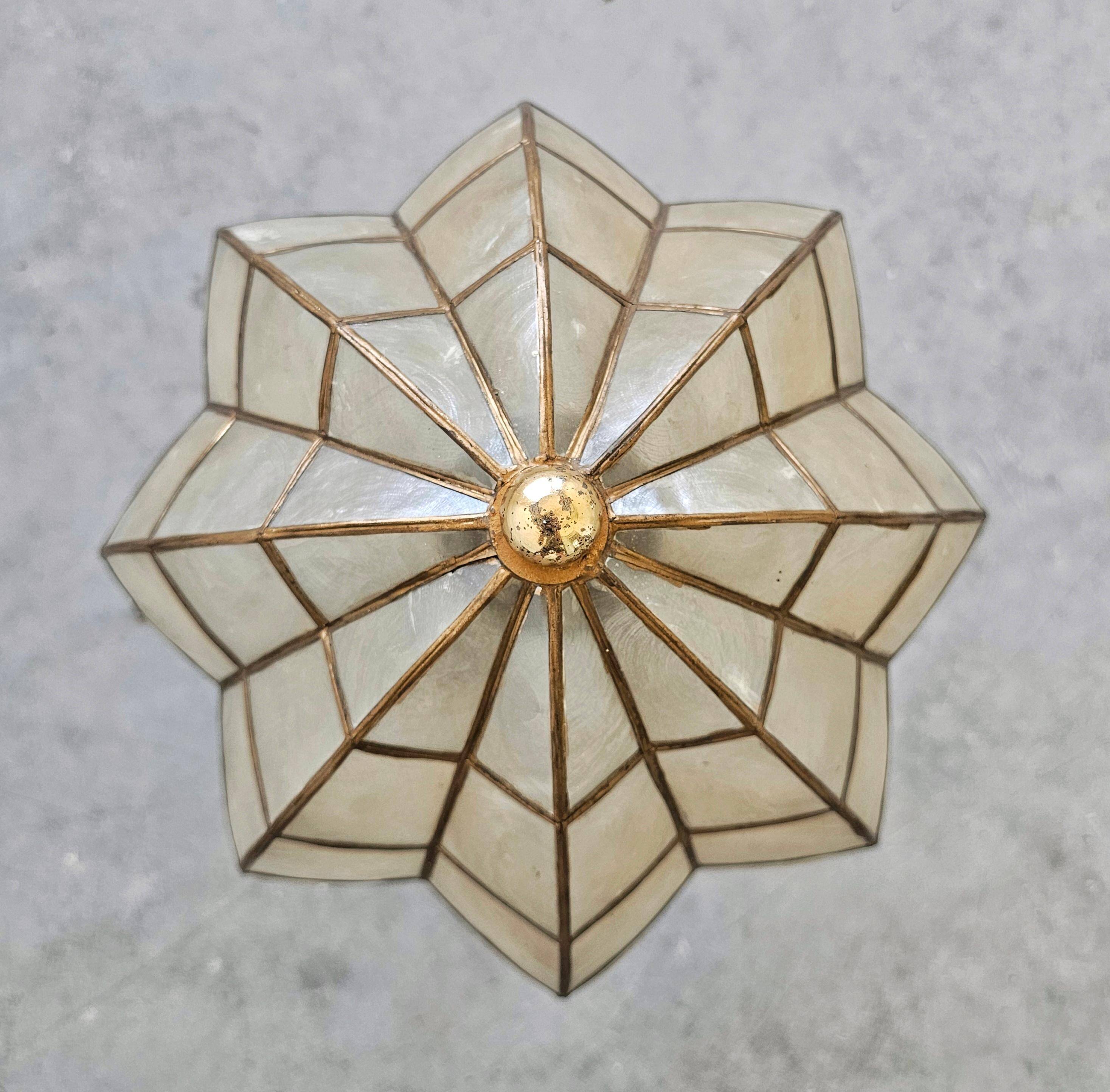 Lampe de table Art Déco tardive en bronze avec abat-jour coquille Capiz années 1950