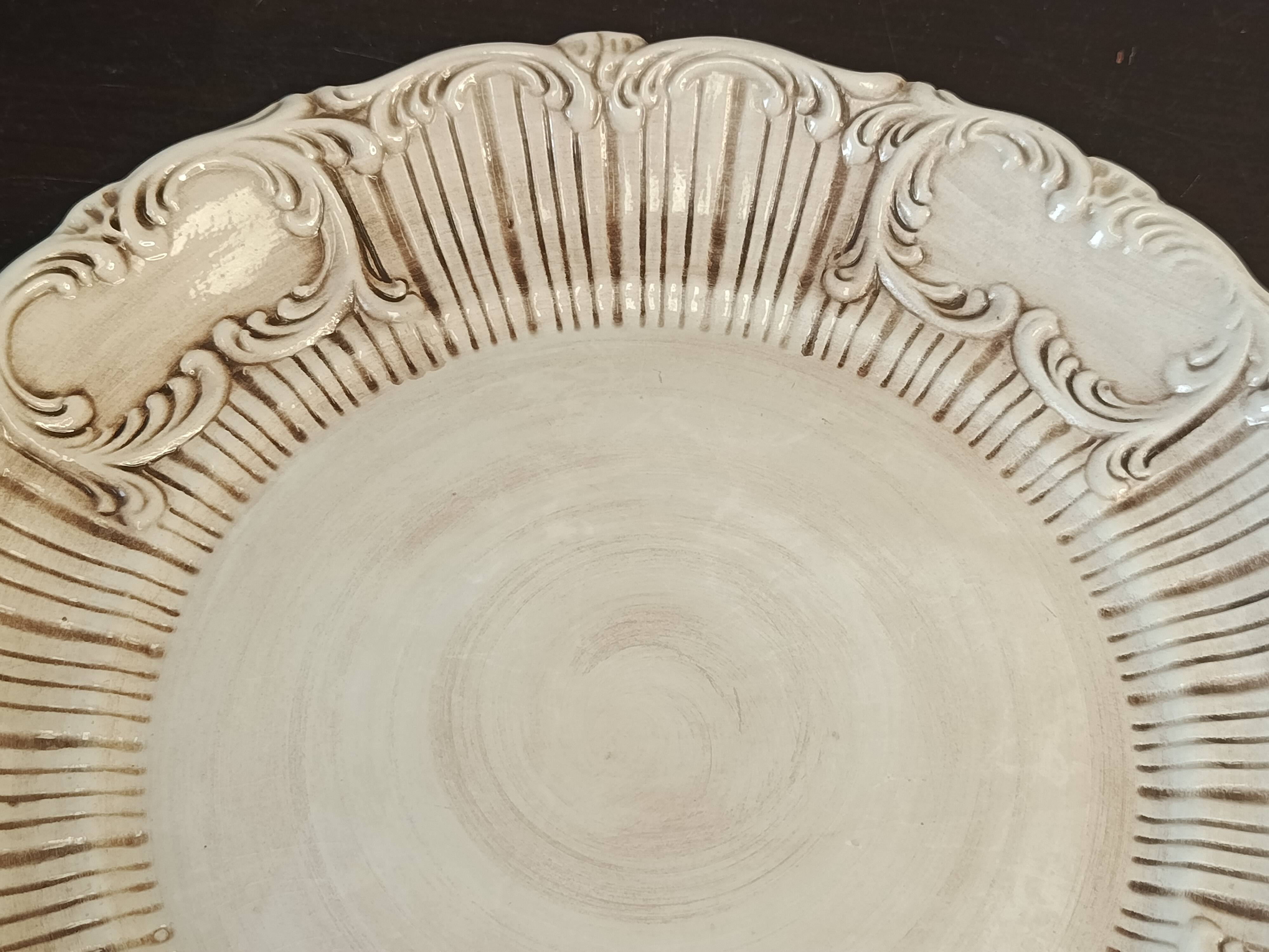 Large presentation plate in Italian art ceramic, V. Bassano
