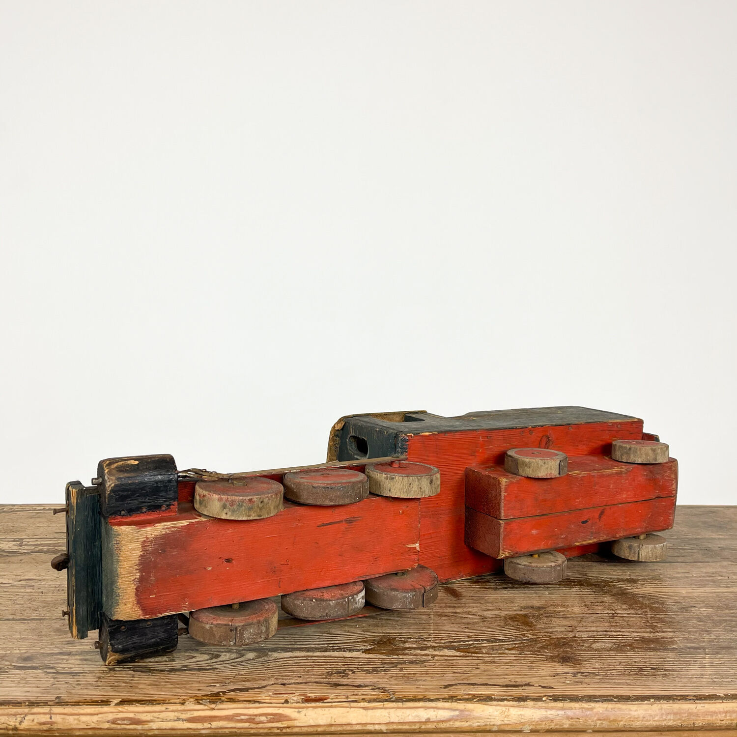 Jouet train en bois art populaire 1944