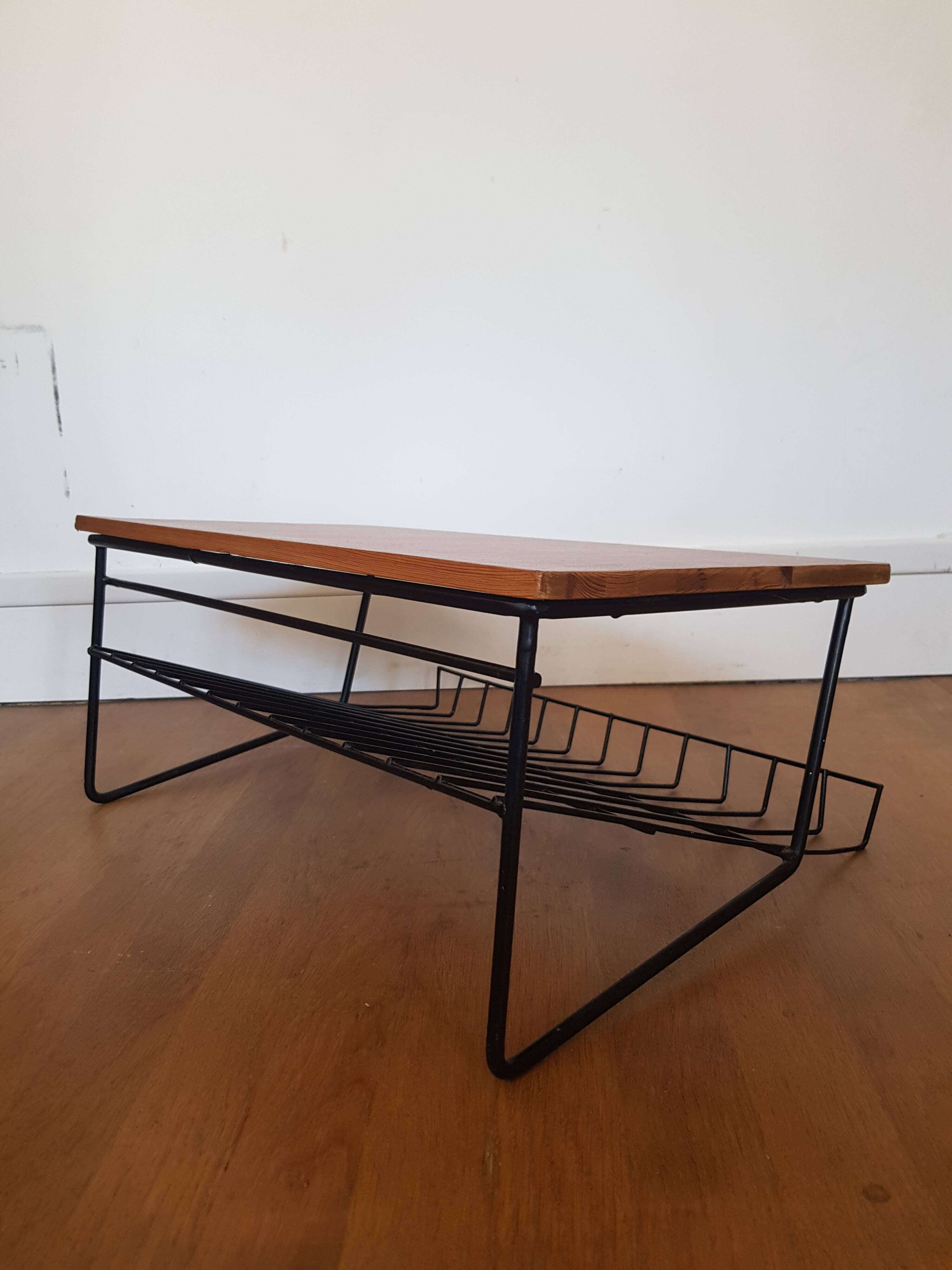 Scandinavian wall-mounted bedside table