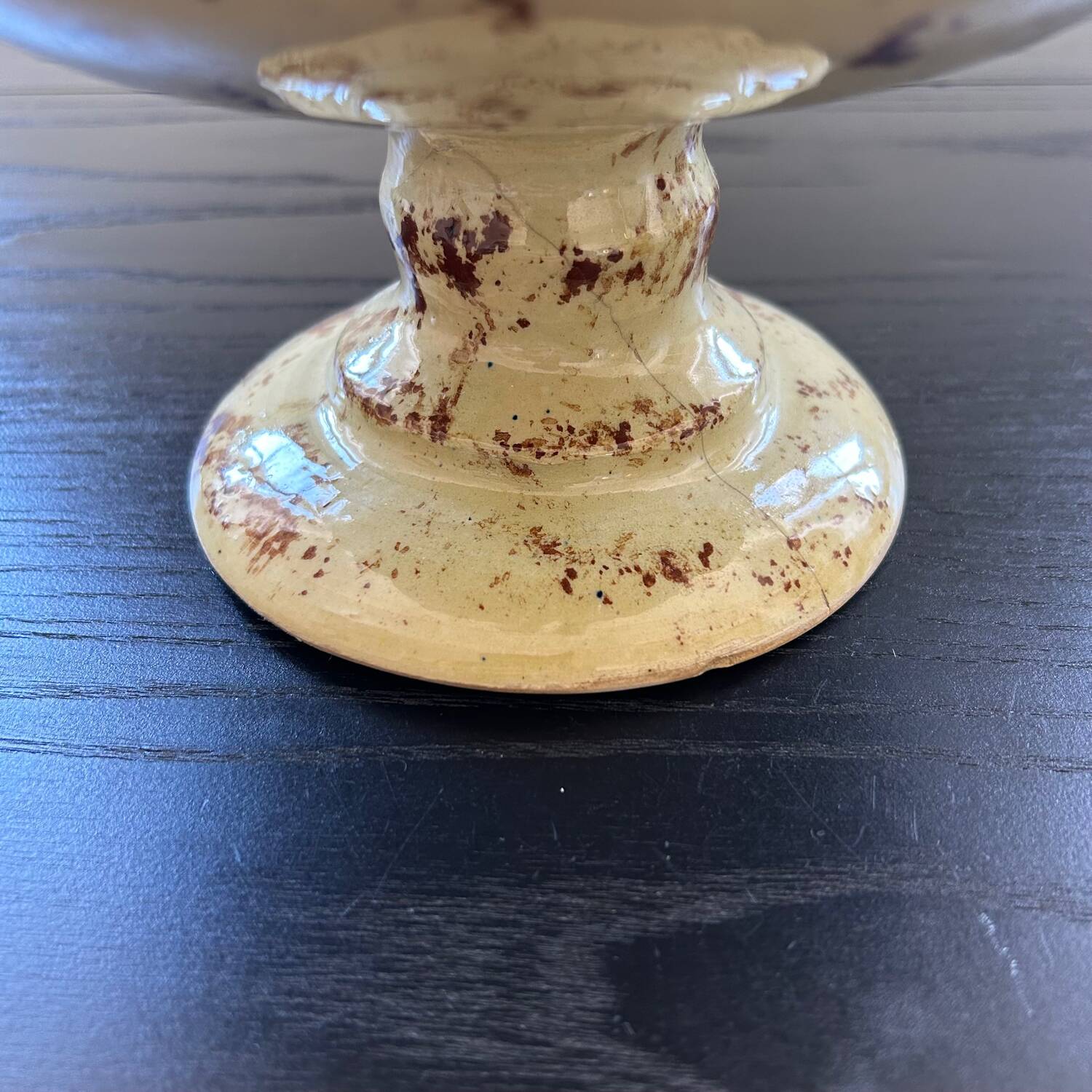 Fruit bowl with floral decoration