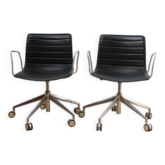 Pair of Catifa 46 office chairs; Arper