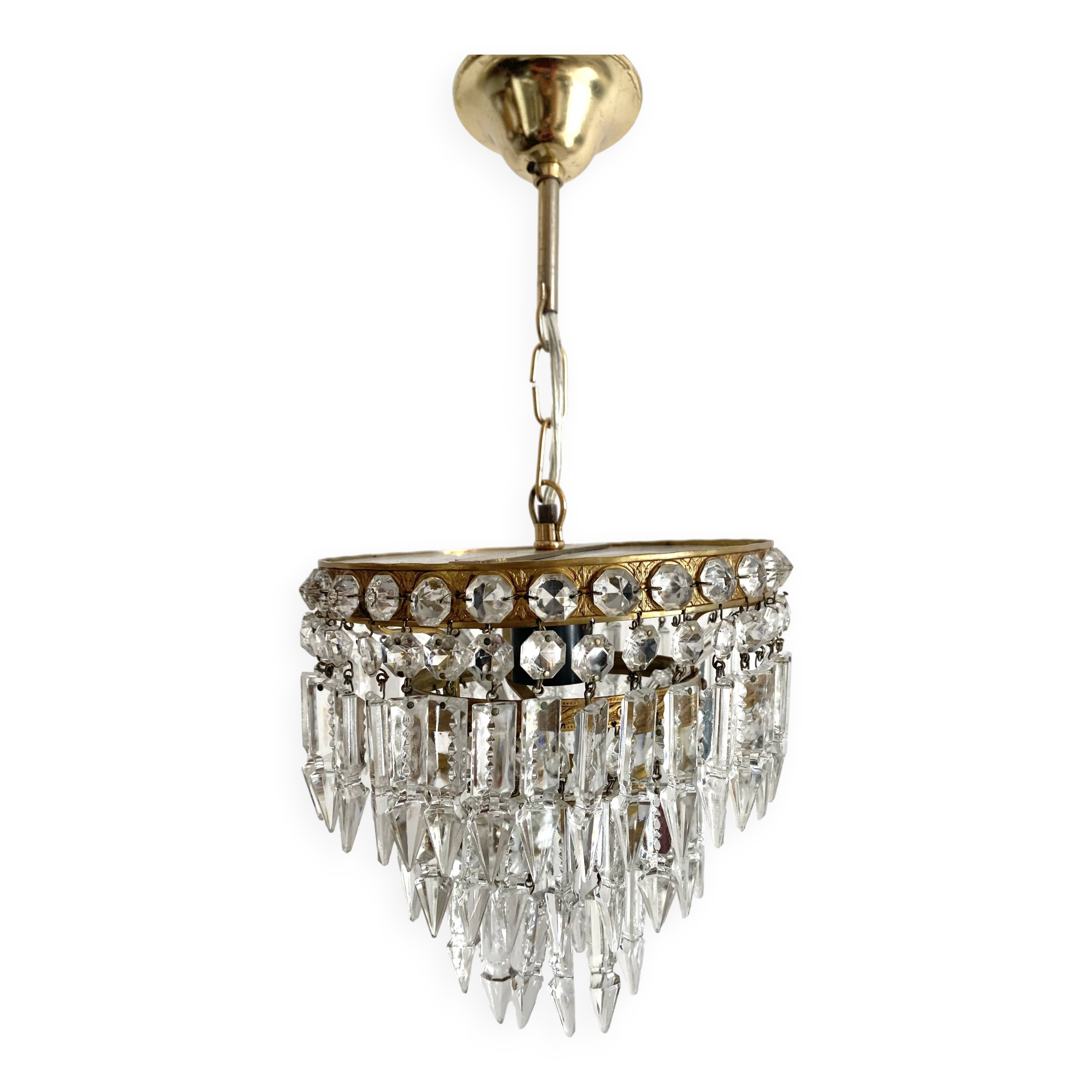 Ceiling light or pendant light with tassels