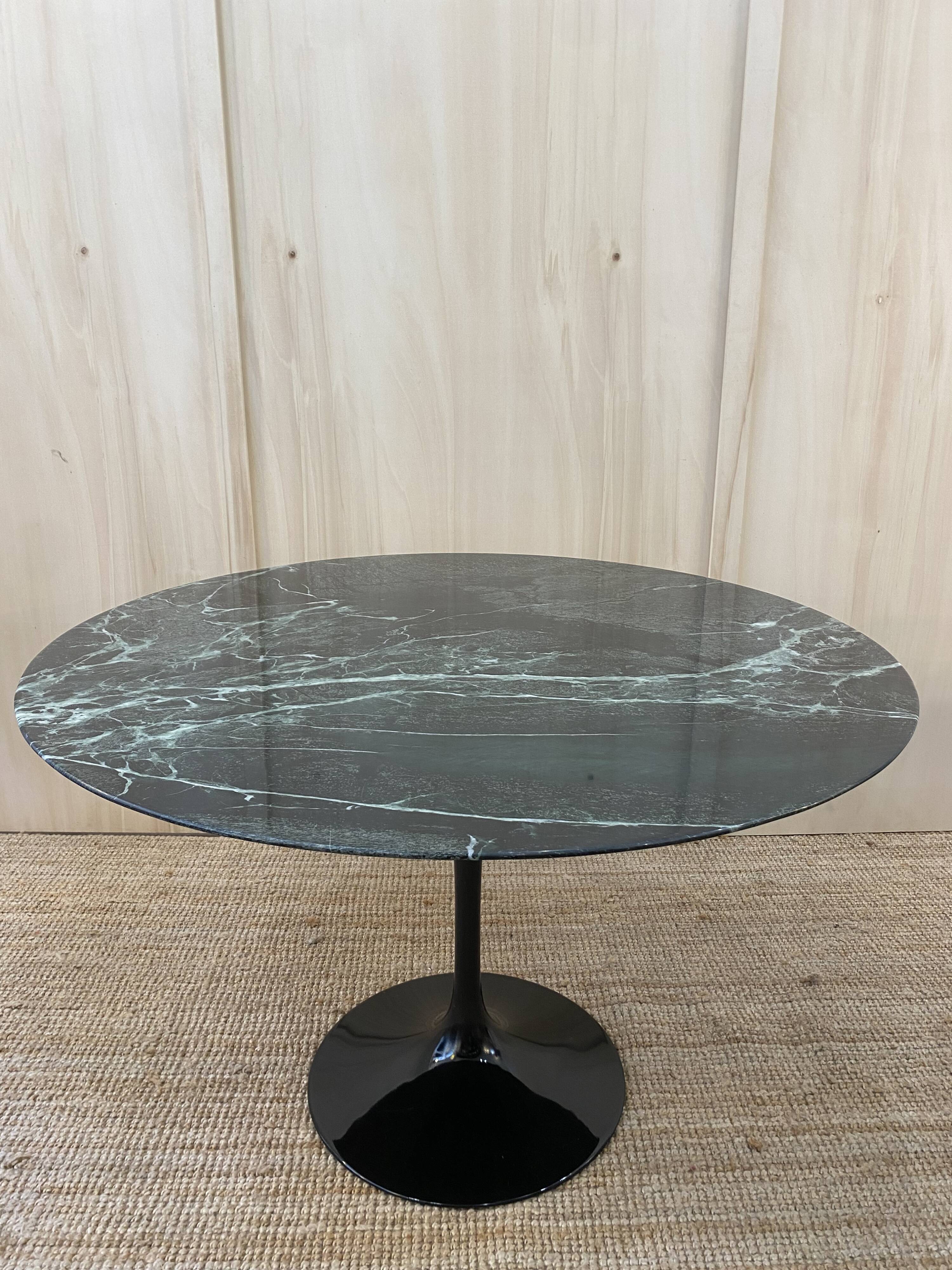 KNOLL round TULIP table in marble by Eero Saarinen