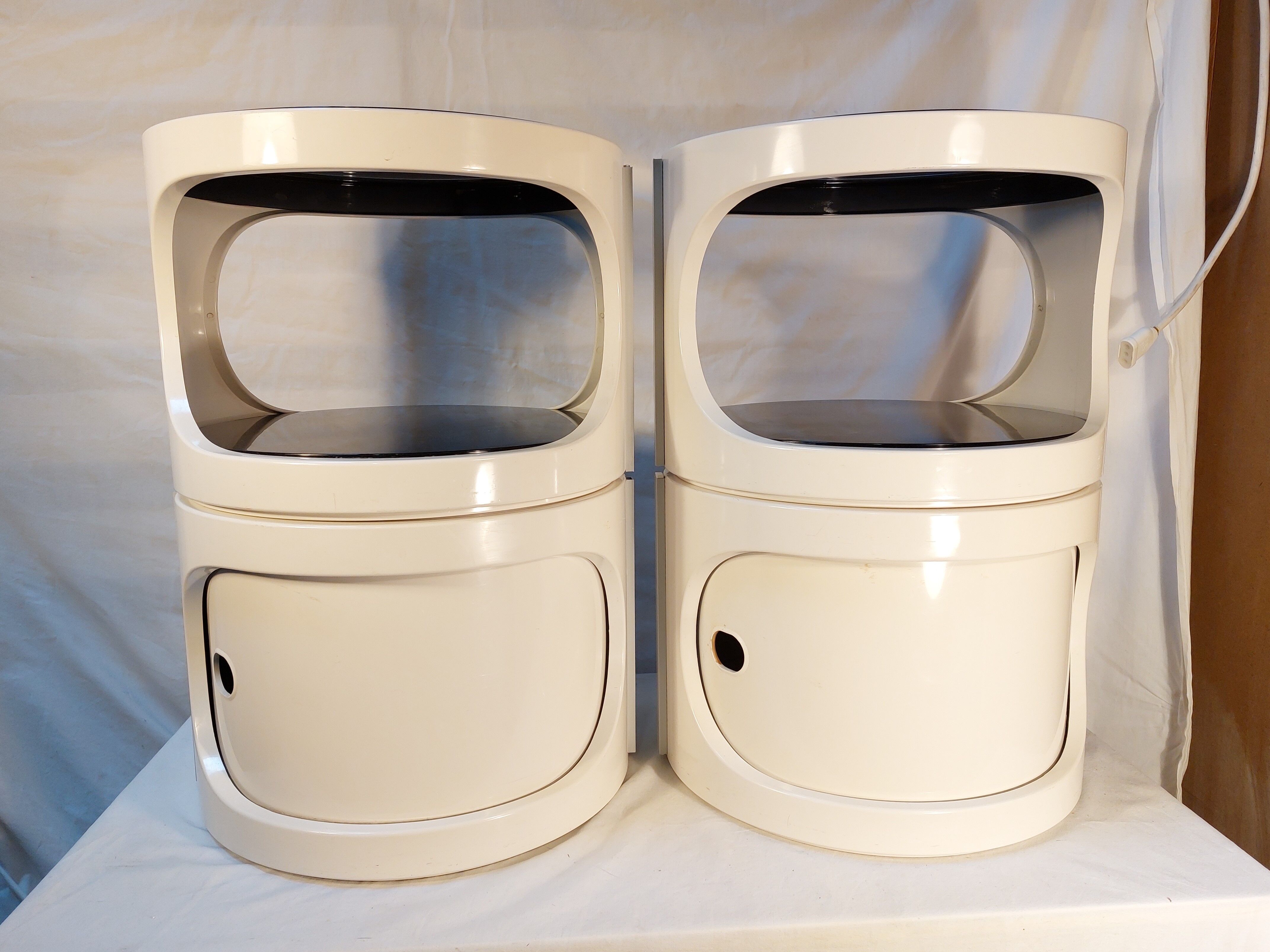 Paire de chevets cylindriques vintage en plastique ABS empilables