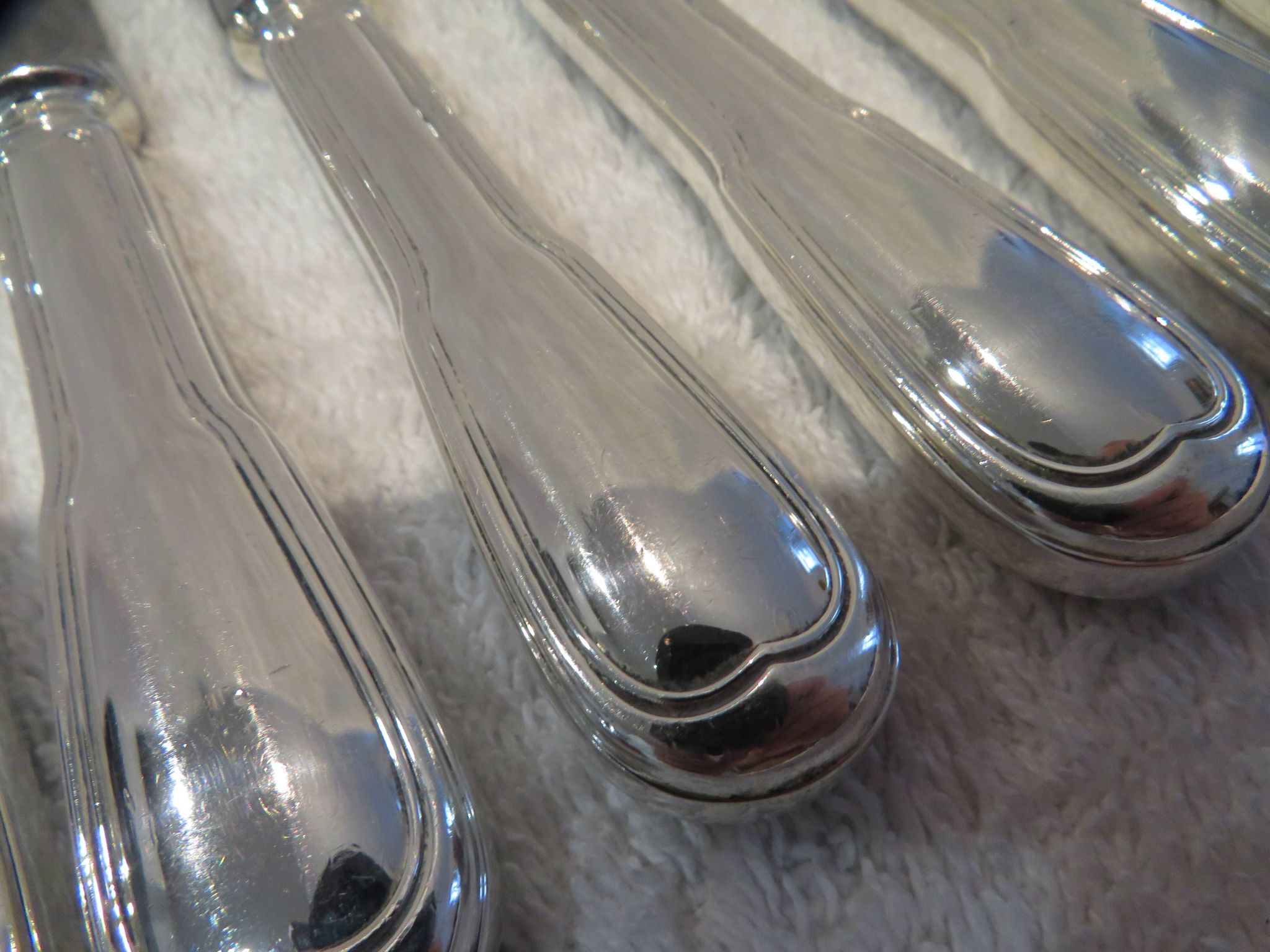 12 Christofle Chinon silver plated dessert knives, 19.7cm