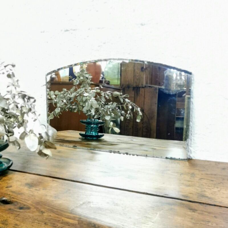 Beveled mirror 61x36cm