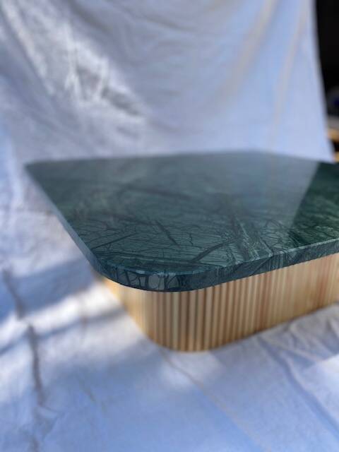 ANAÏA coffee table in bond wood and green marble