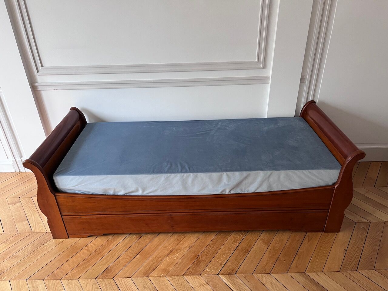 Lit bateau gigogne style Louis Philippe