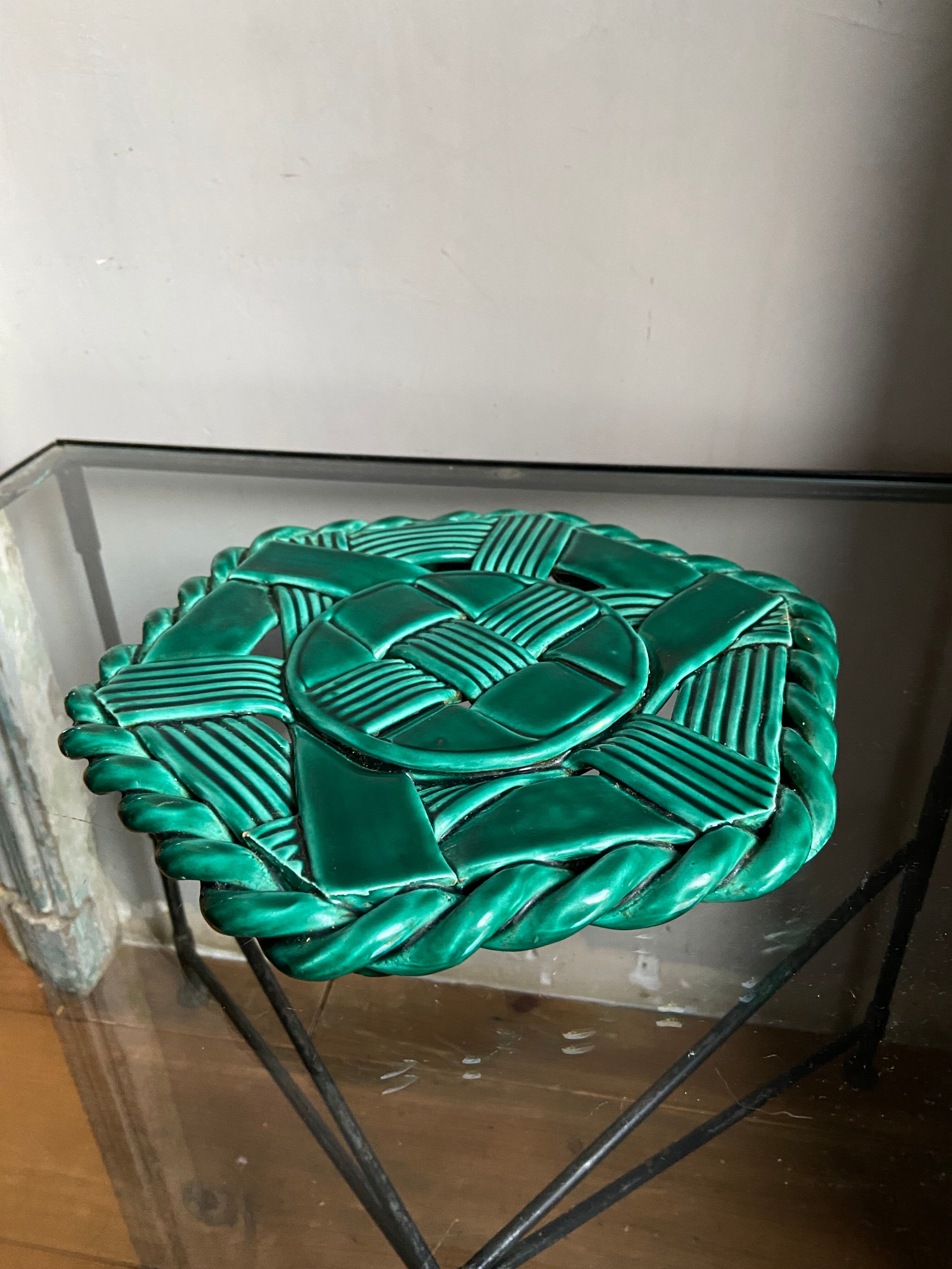 Vintage braided green ceramic trivia