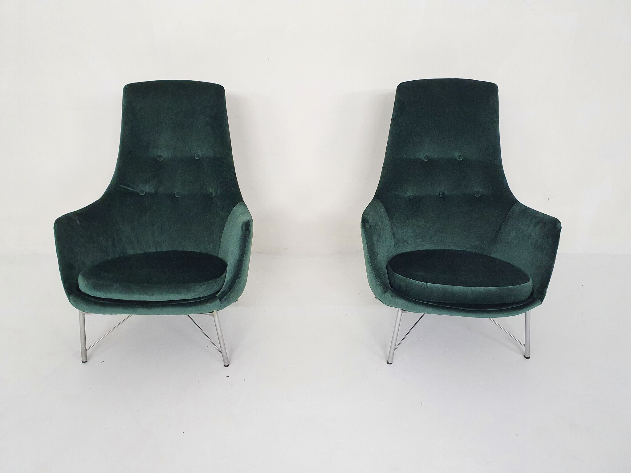 Karl Ekselius for Pastoe FM31 velvet lounge chairs, The Netherlands 1959