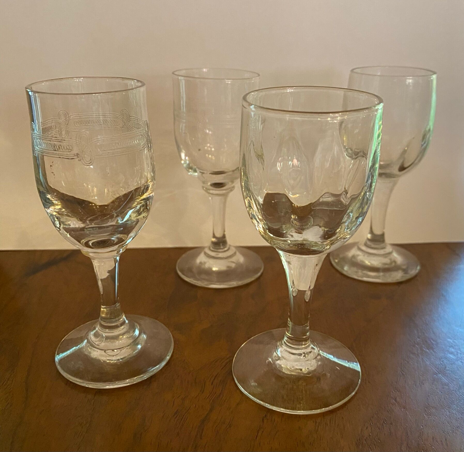 4 bistro glasses mismatched at the beginning of the XX century