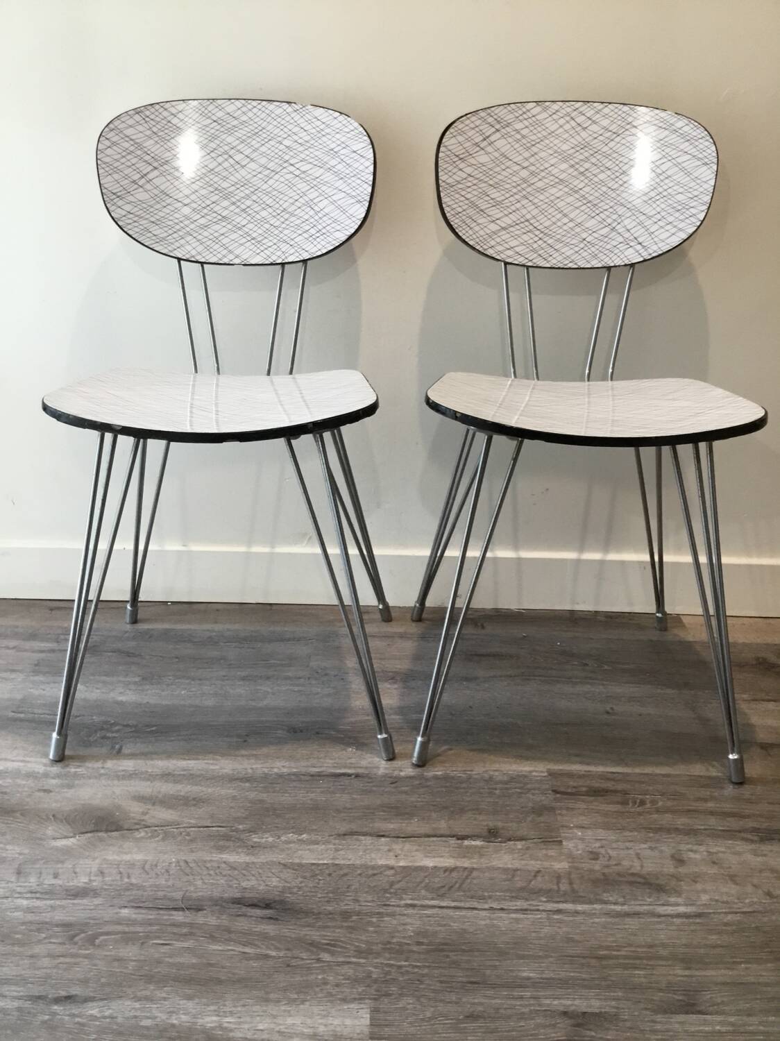 Set of 2 Formica chairs