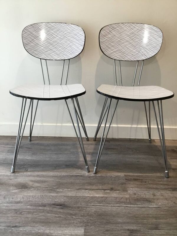 Lot de 2 chaises en Formica