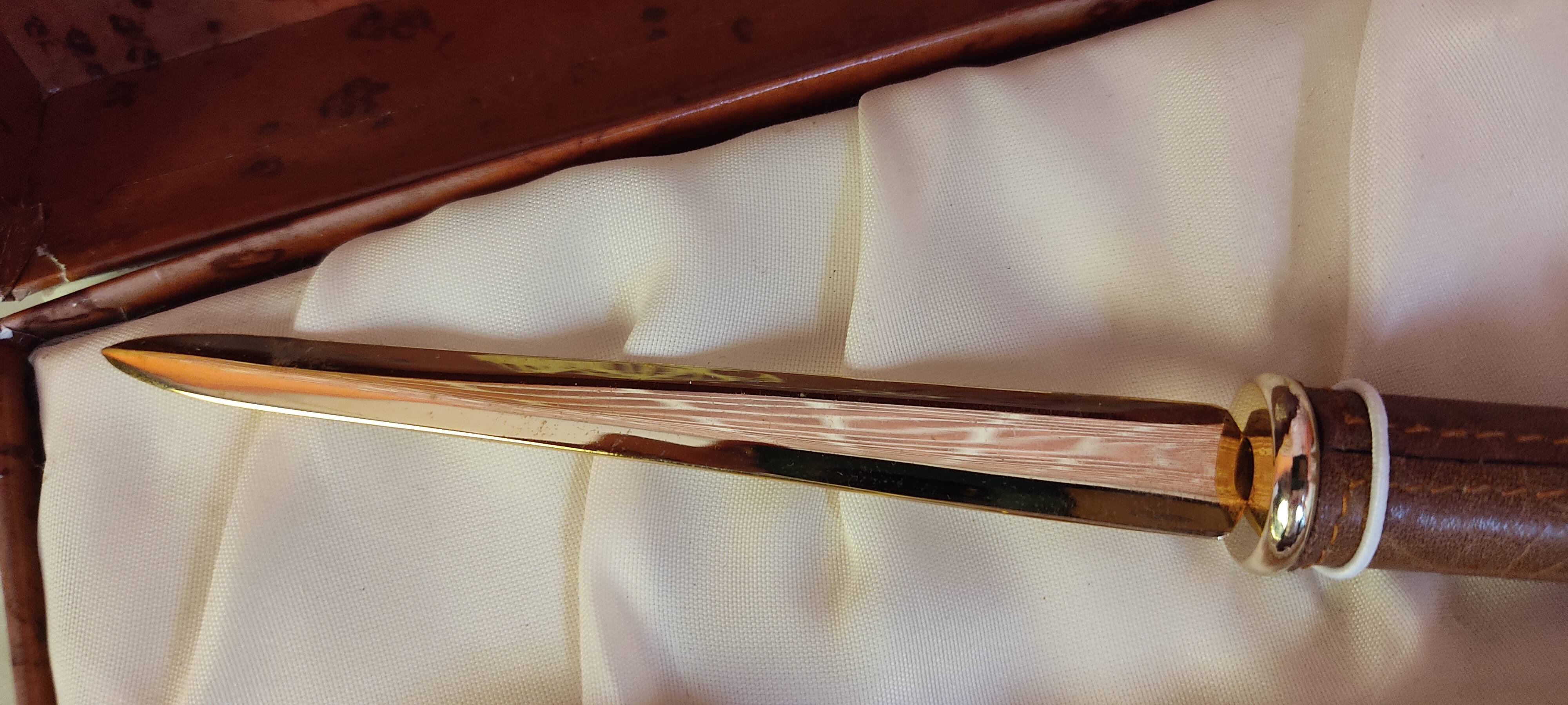 Magnifying glass and paper cutter box in leather and brass
