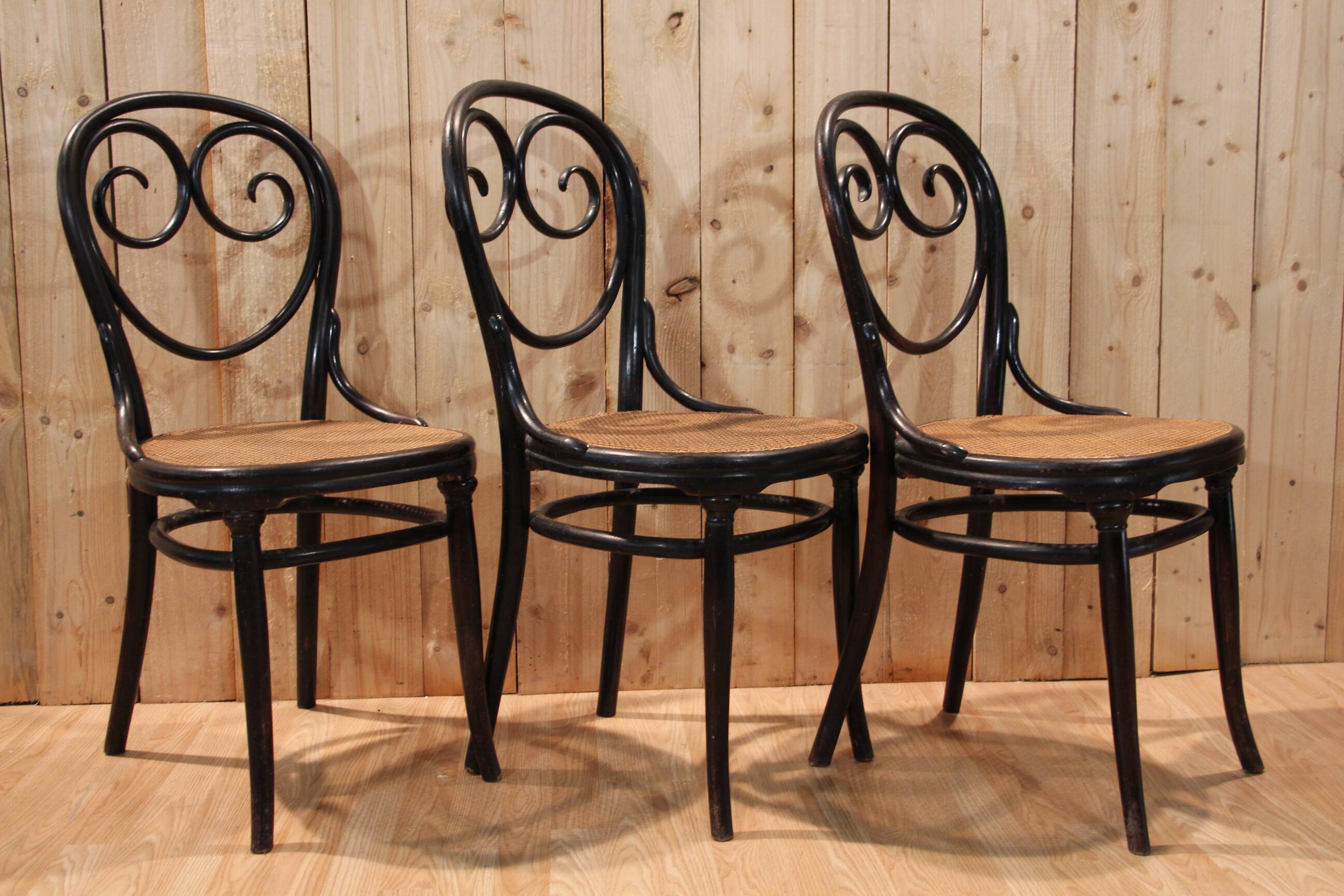 Series 6 Thonet chairs model no. 2