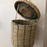 Wicker basket to hang