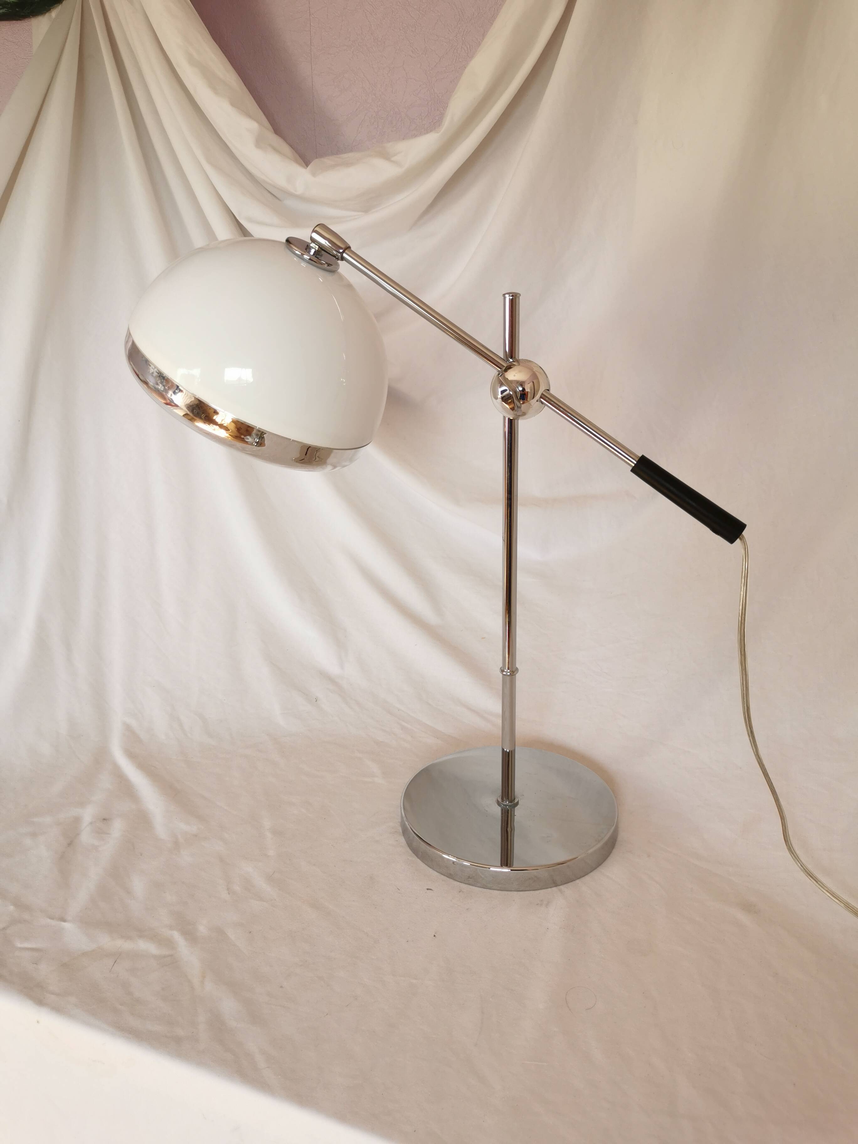 Lampe articulée, plastique et chrome, champignon, style 1970