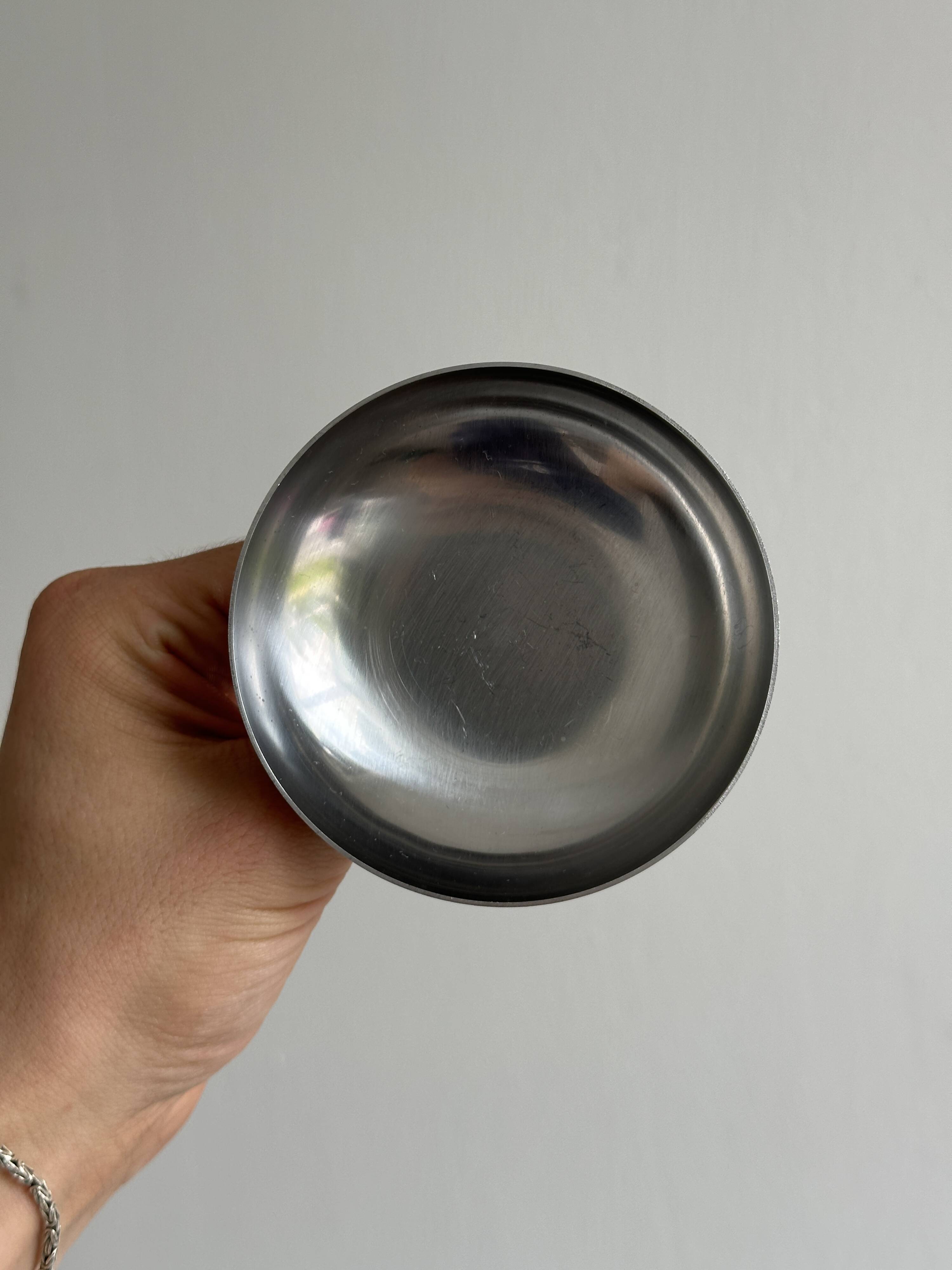 6 stainless steel footed bowls