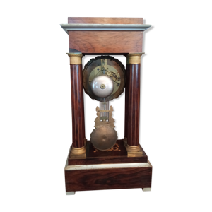 Horloge pendule portique
