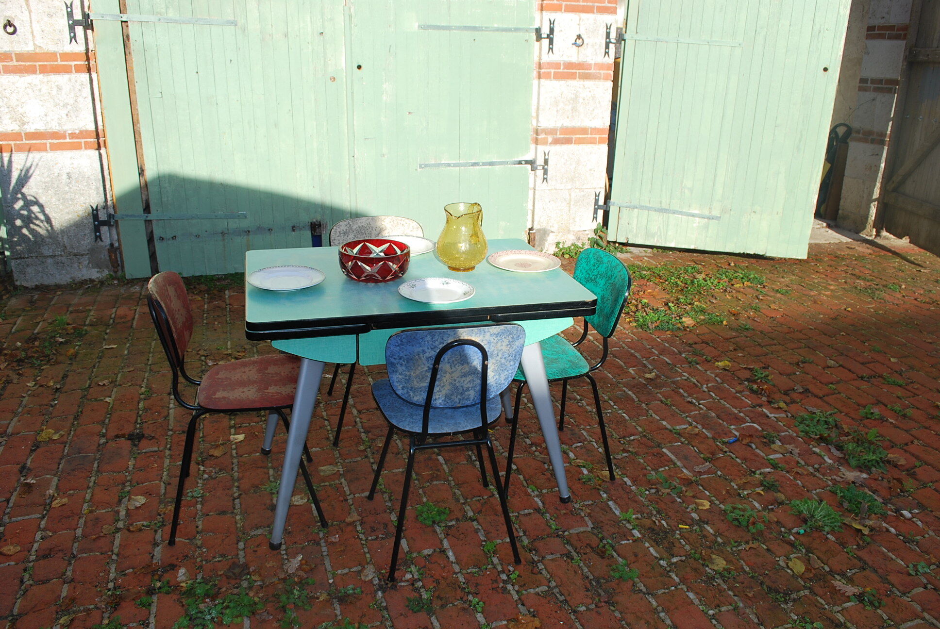 Formica table and chairs