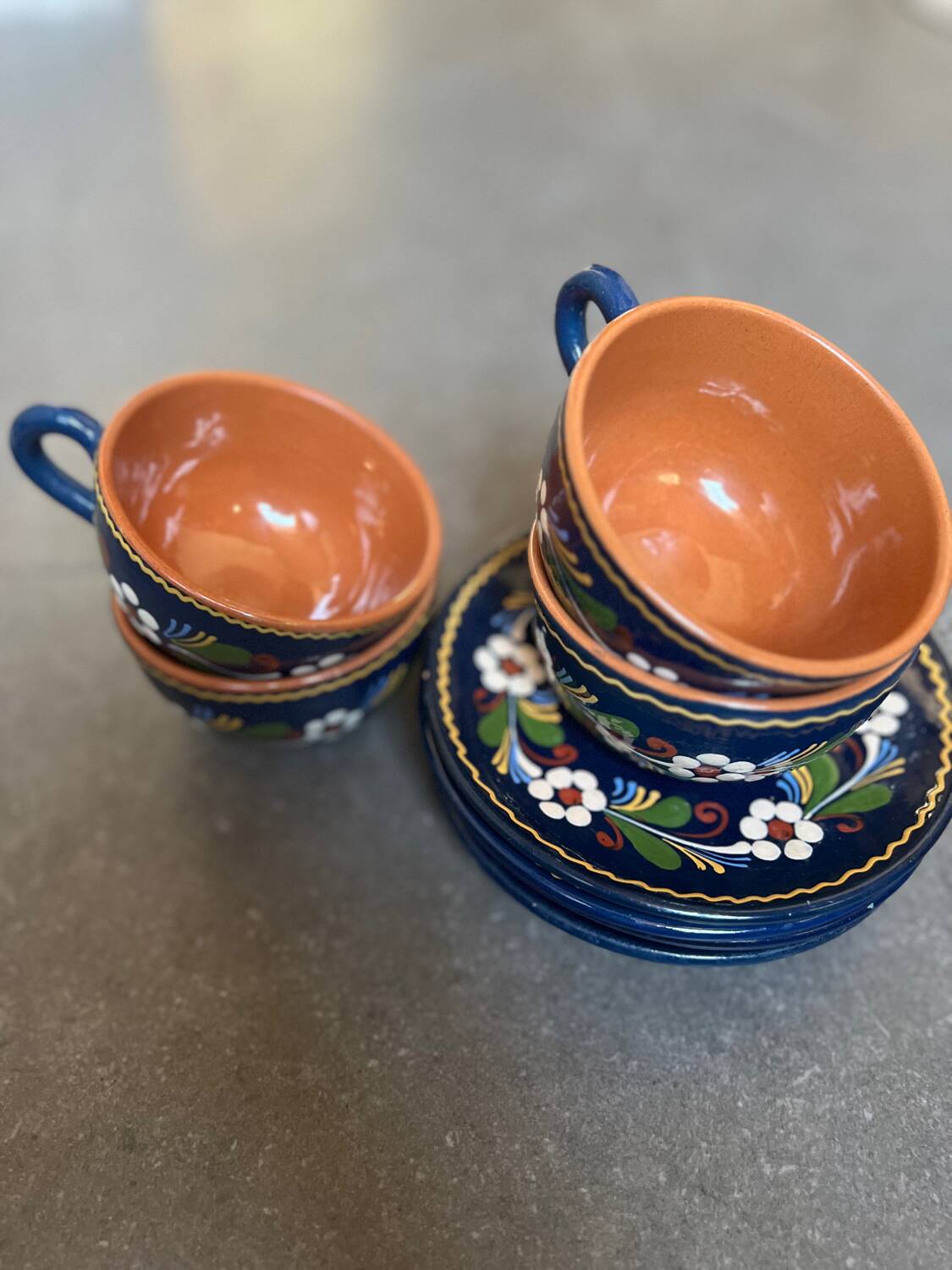 4 teacups and saucers