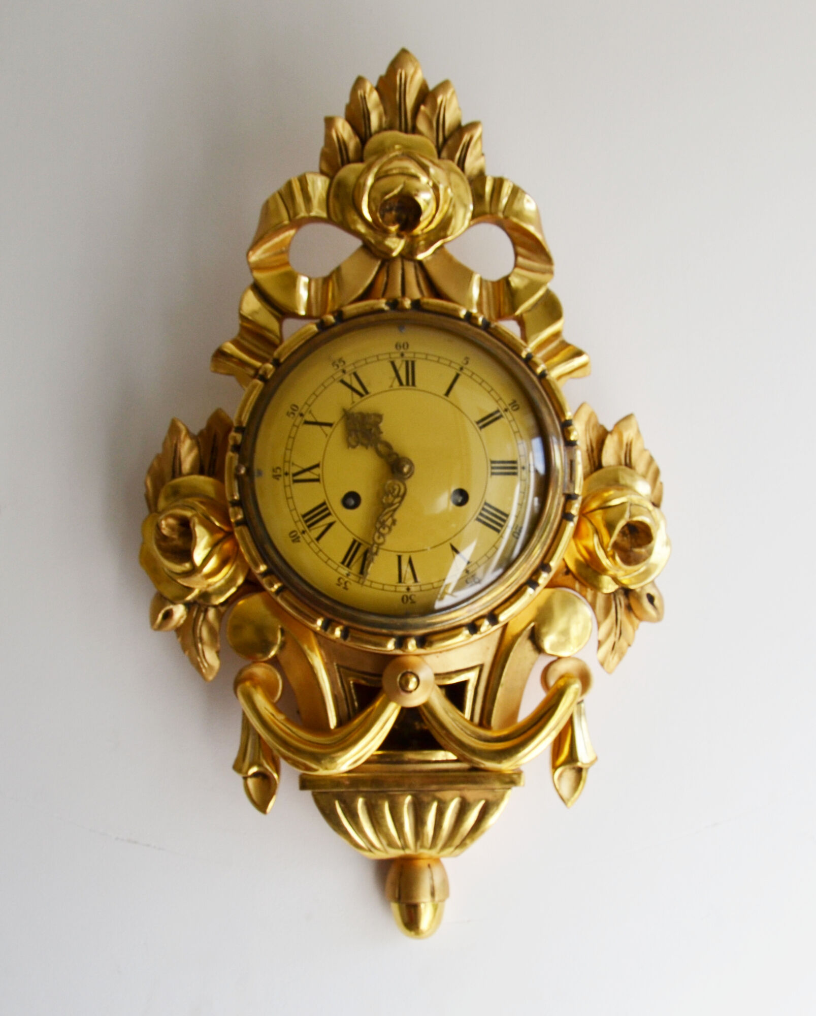 Vintage Gilded Carved Wood Rococo Style Floral Perivale Wall Clock 1960s