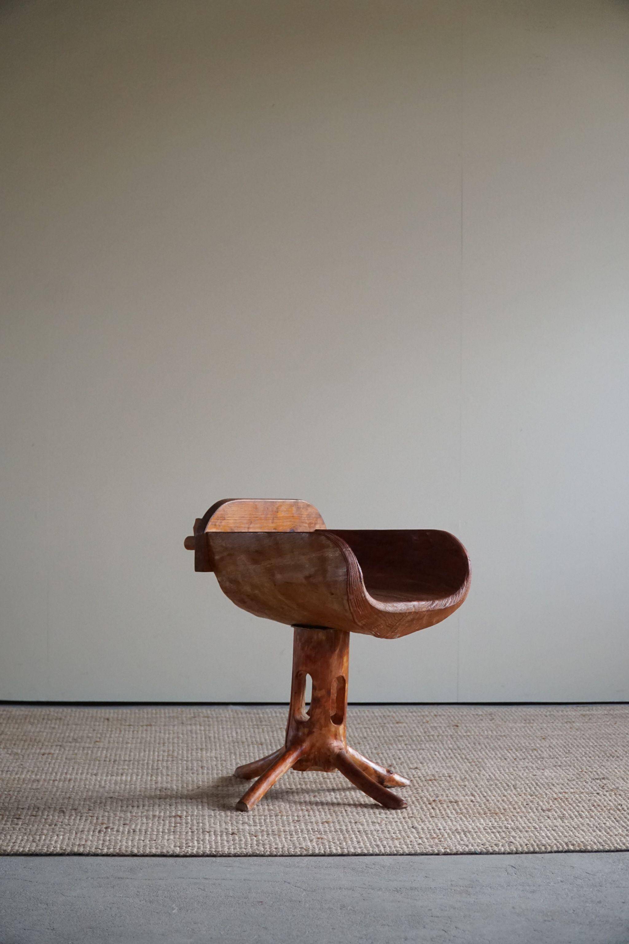 Unique sculptural pedestal armchair by the Finnish Matti Martikka in solid pine, 1960s.