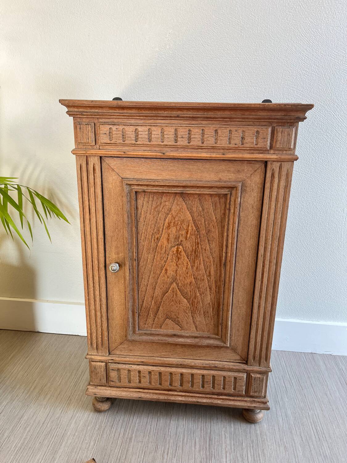 Old wooden bedside cabinet / bathroom cabinet / medicine cabinet